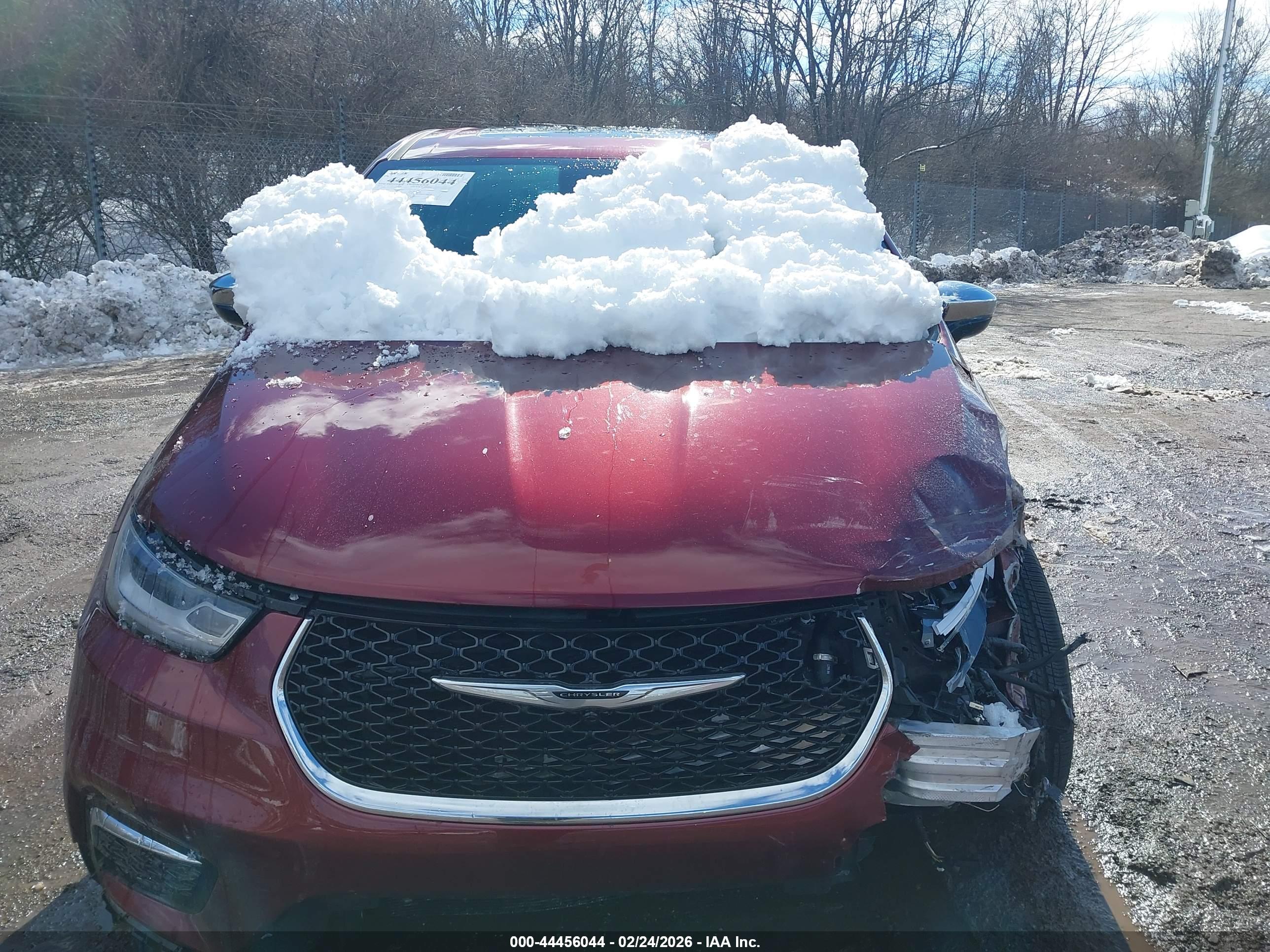 CHRYSLER PACIFICA image 10