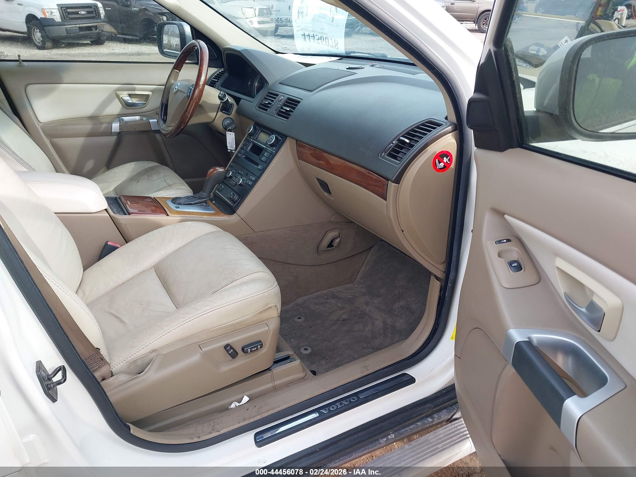 VOLVO XC90 image 5