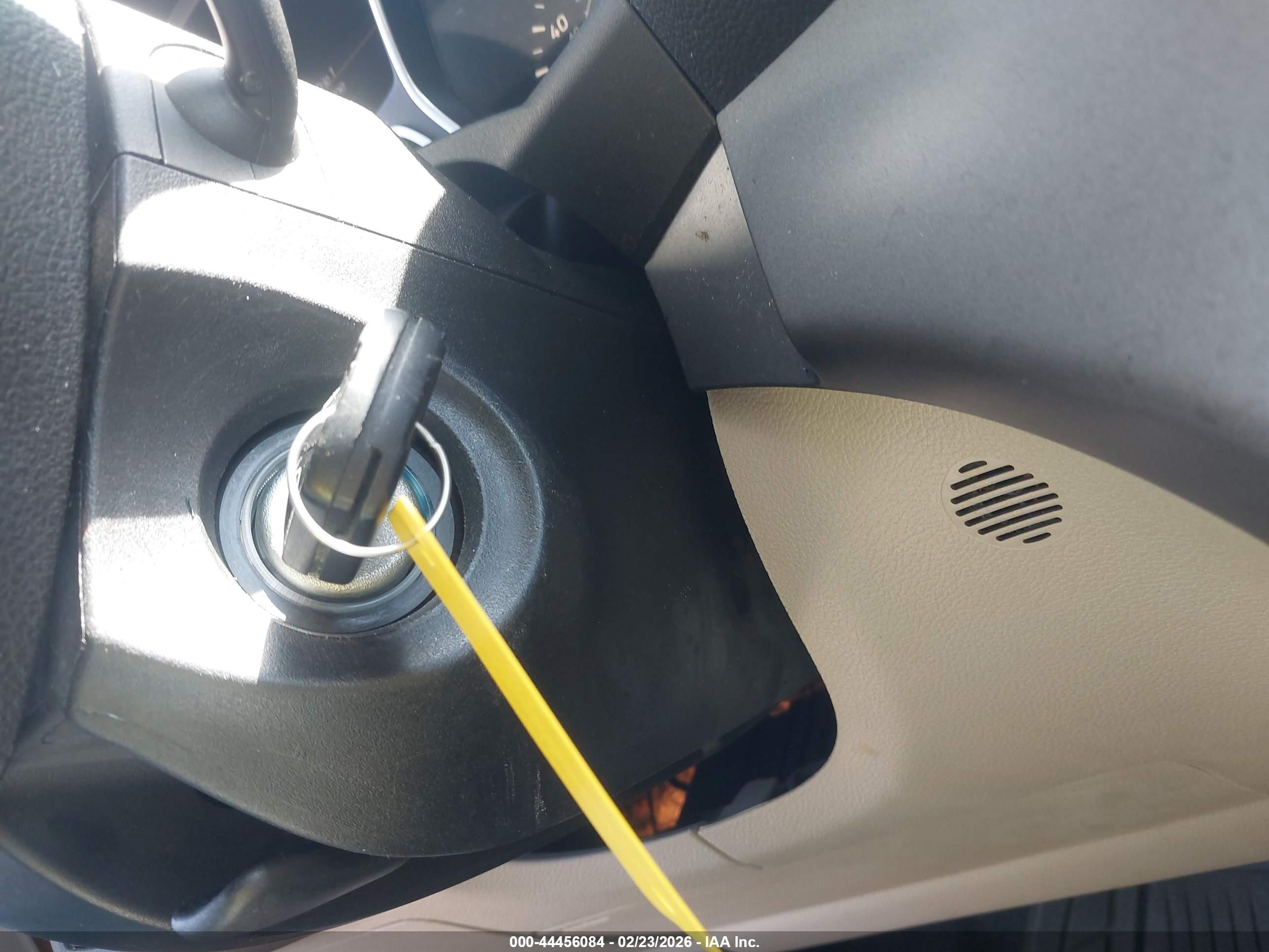 FORD ESCAPE image 11