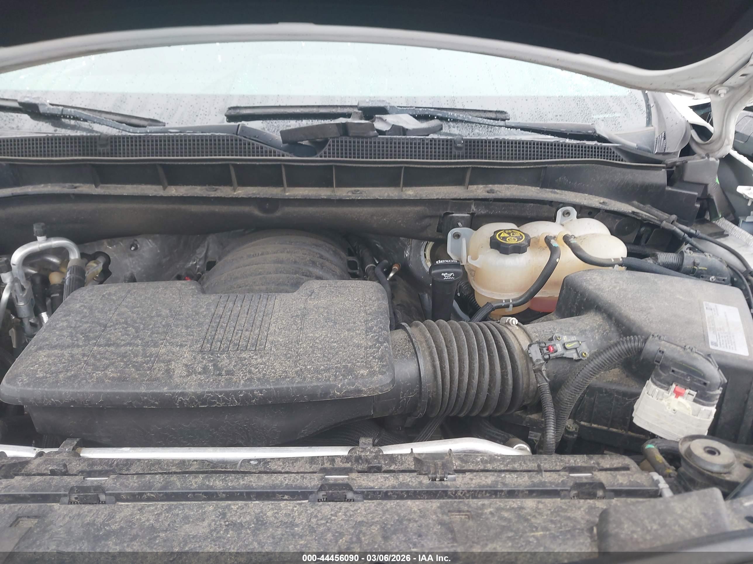 CHEVROLET SUBURBAN image 10
