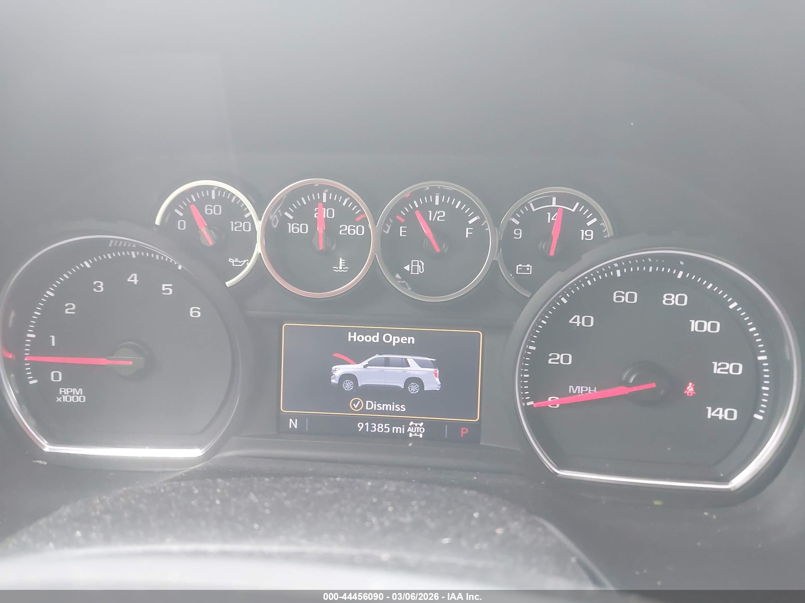 CHEVROLET SUBURBAN image 7