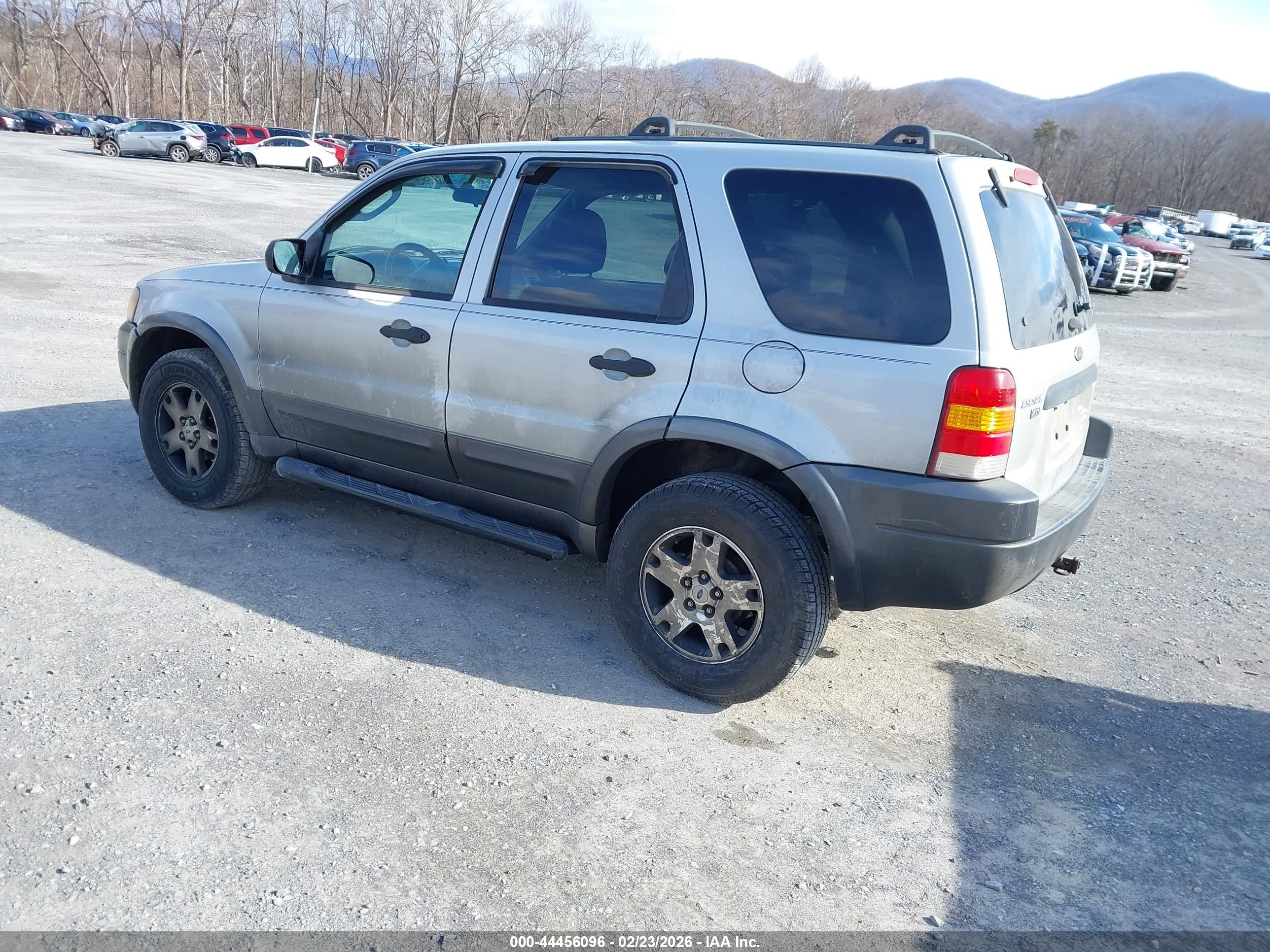 FORD ESCAPE image 3