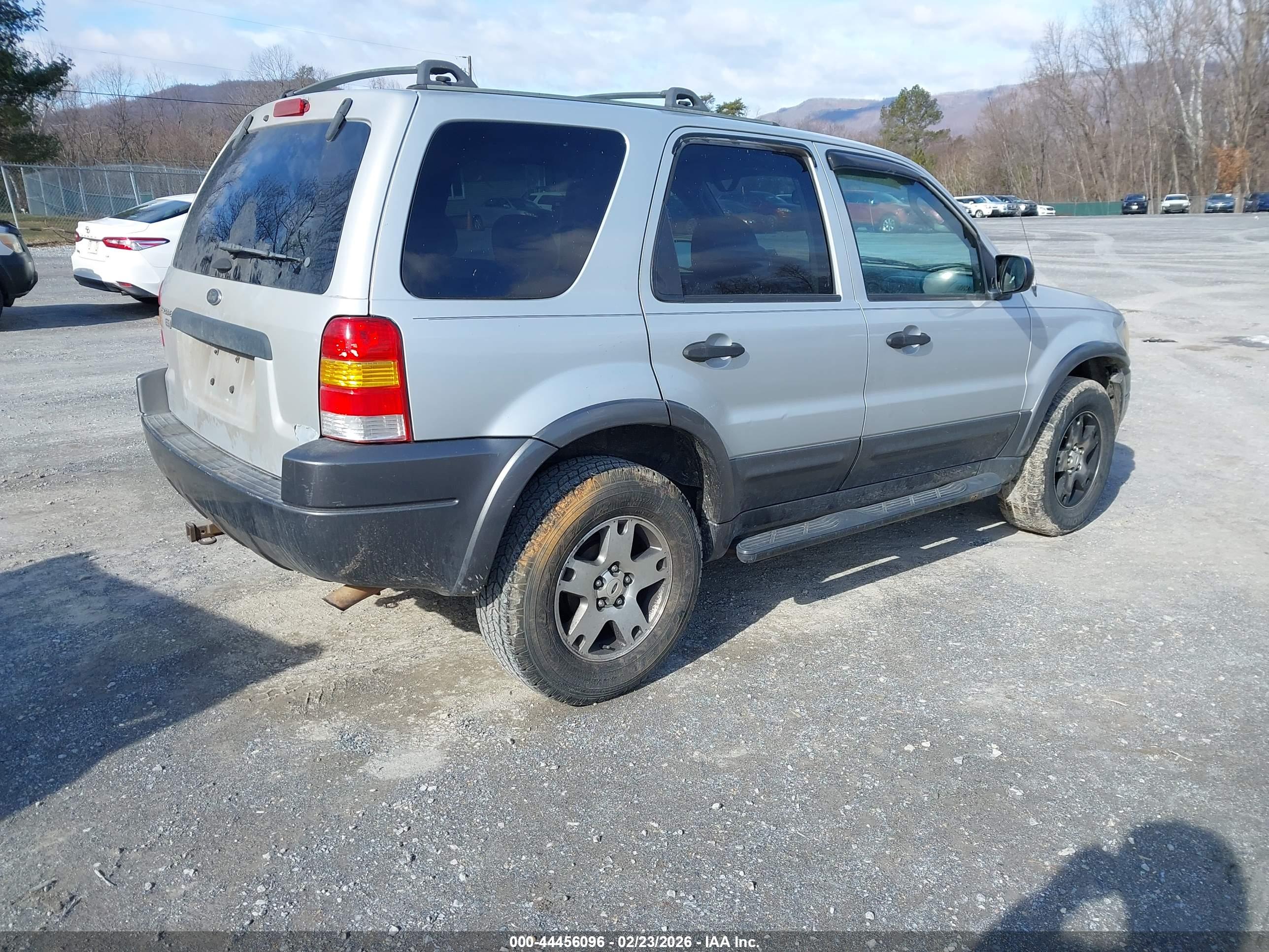 FORD ESCAPE image 4