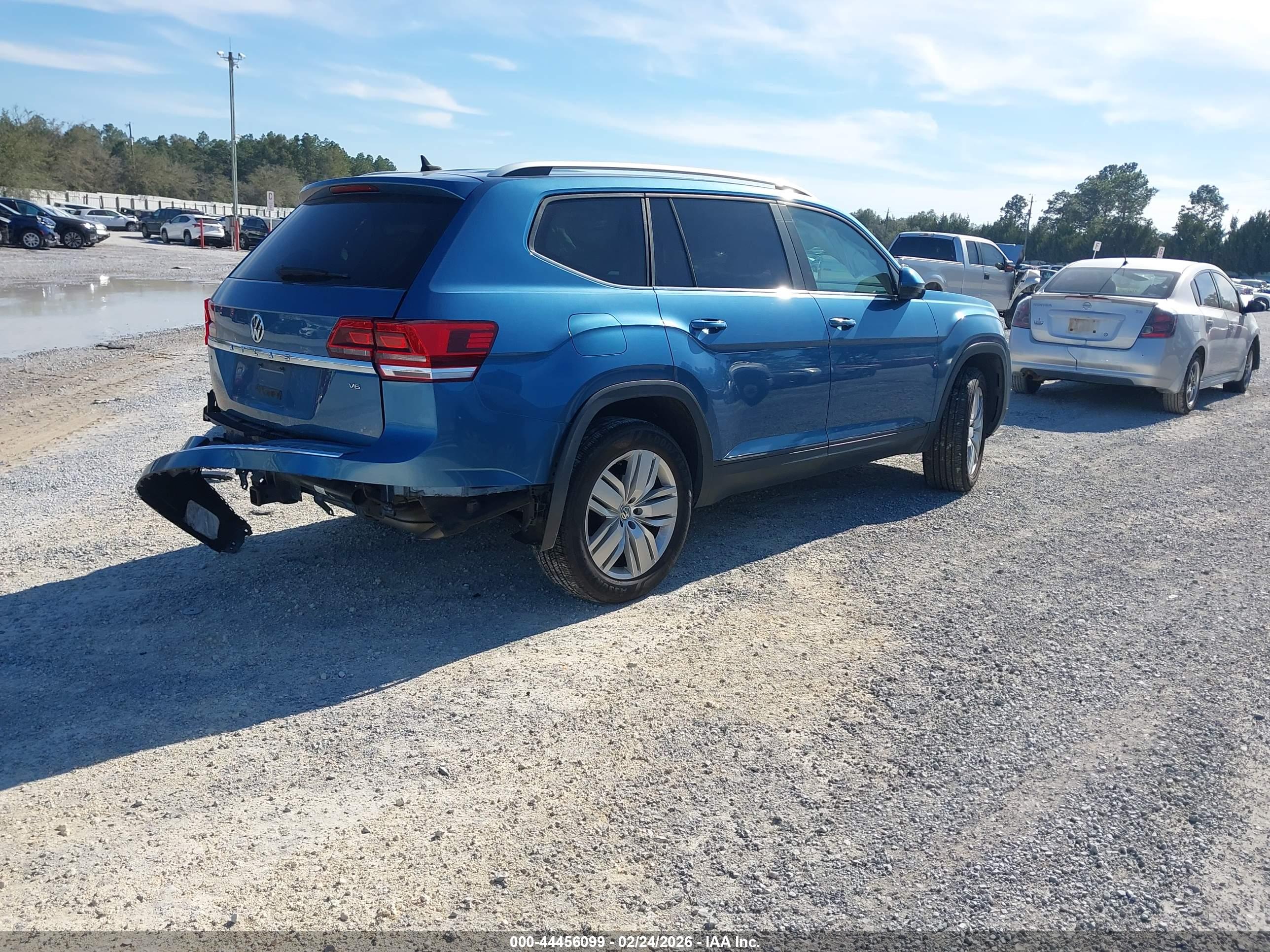 VOLKSWAGEN ATLAS image 4