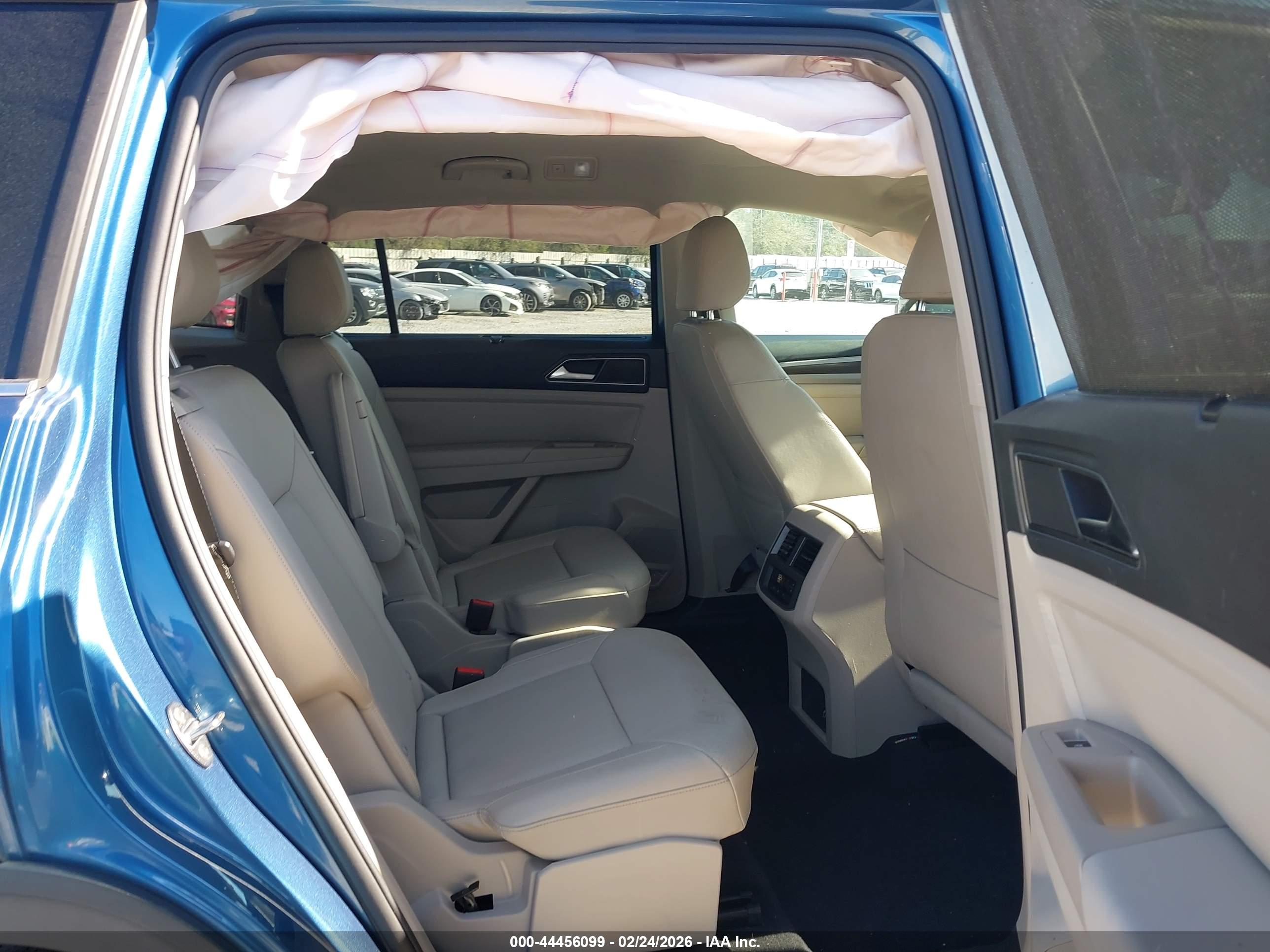 VOLKSWAGEN ATLAS image 8