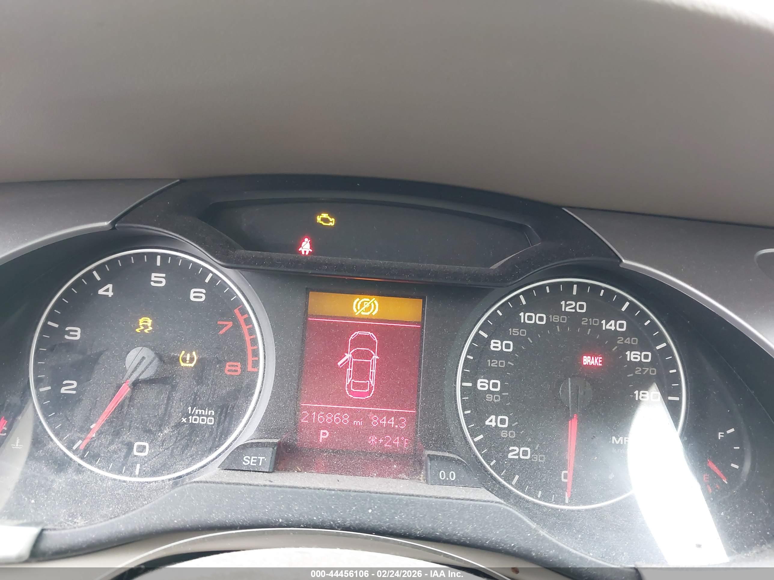 AUDI A4 image 7
