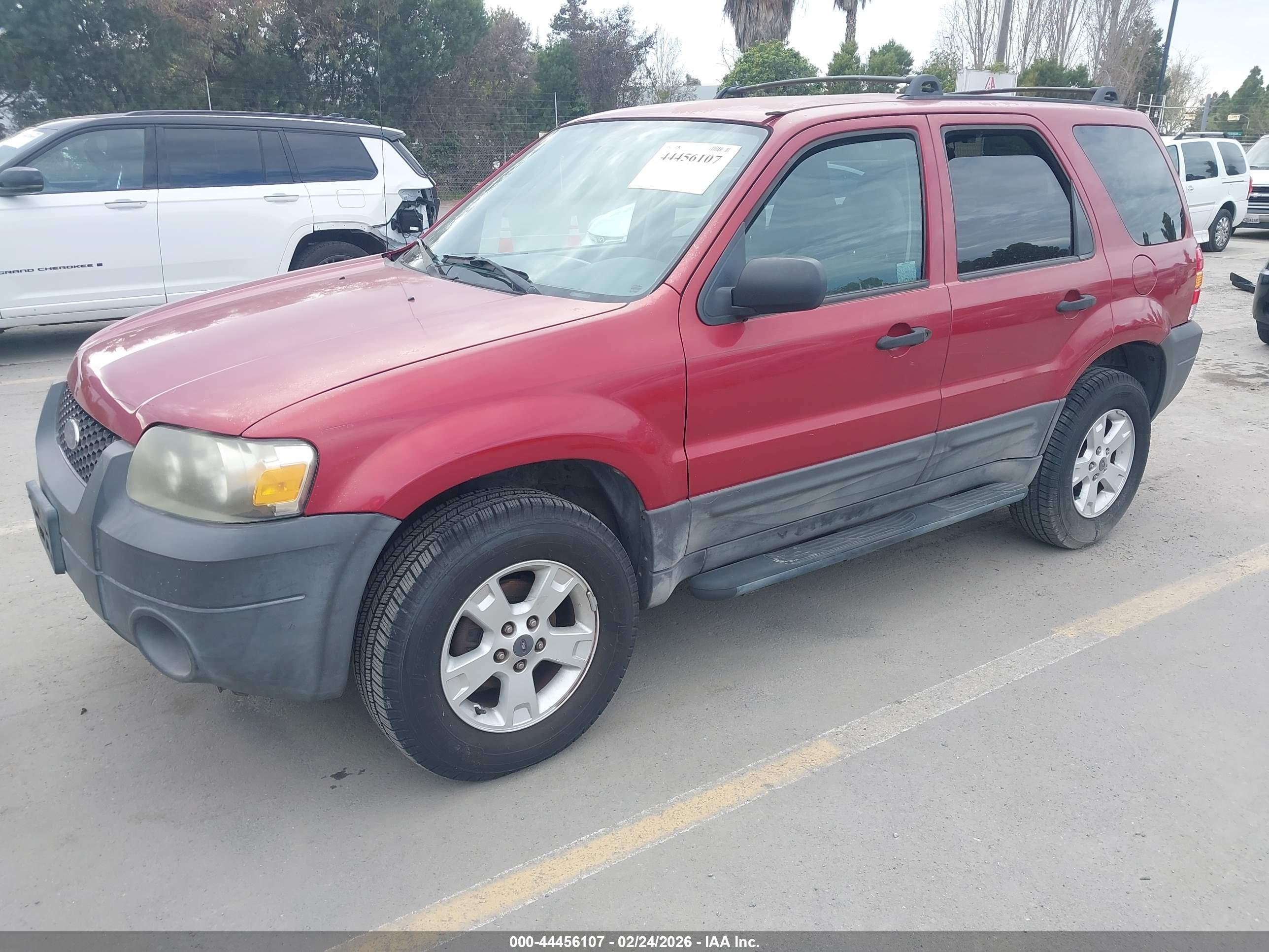 FORD ESCAPE image 2