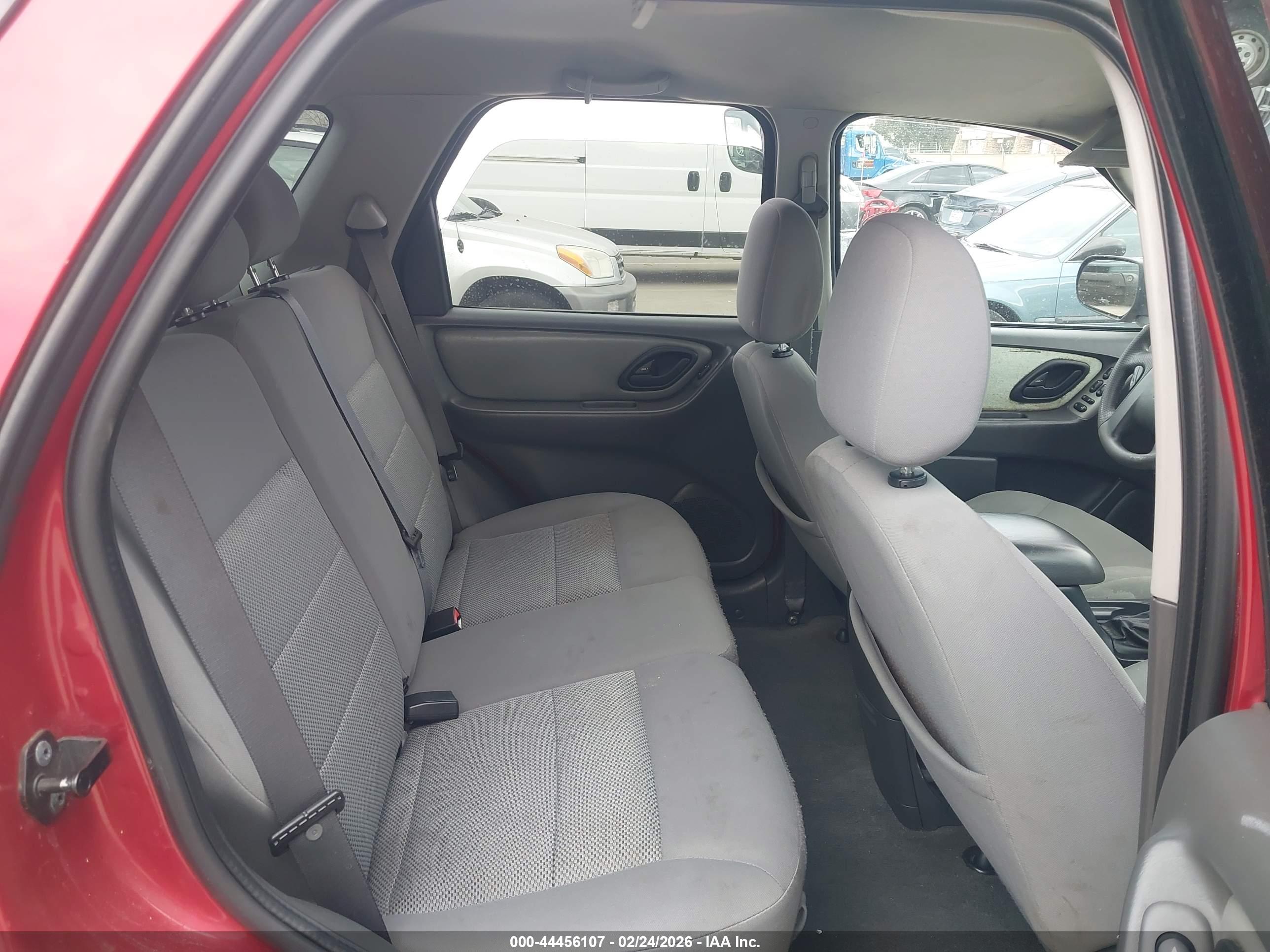 FORD ESCAPE image 8
