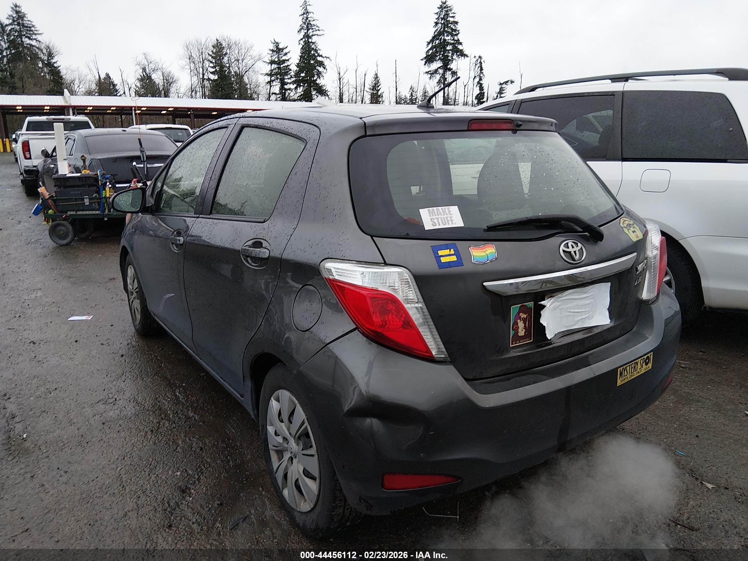 TOYOTA YARIS image 6