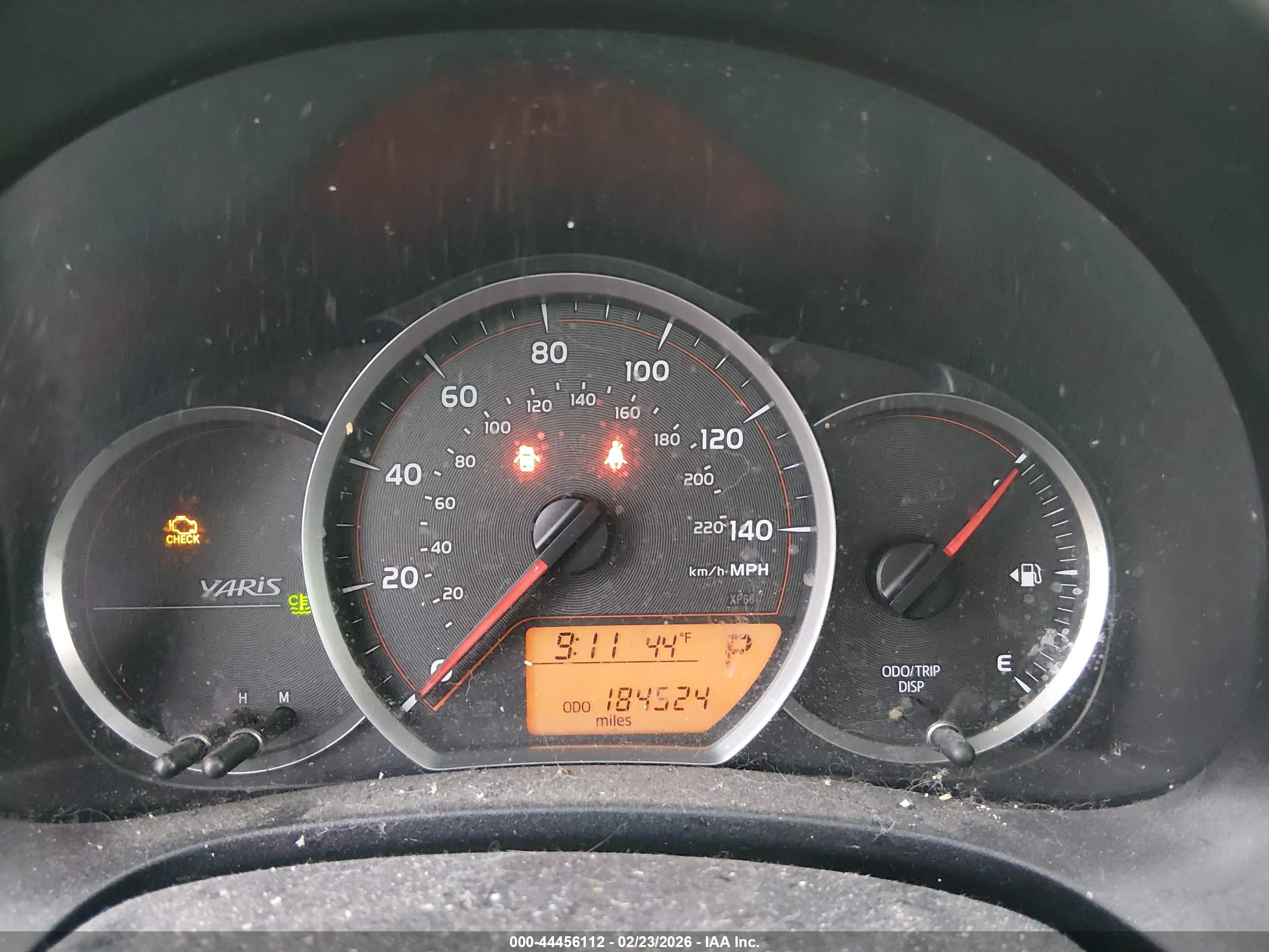 TOYOTA YARIS image 7