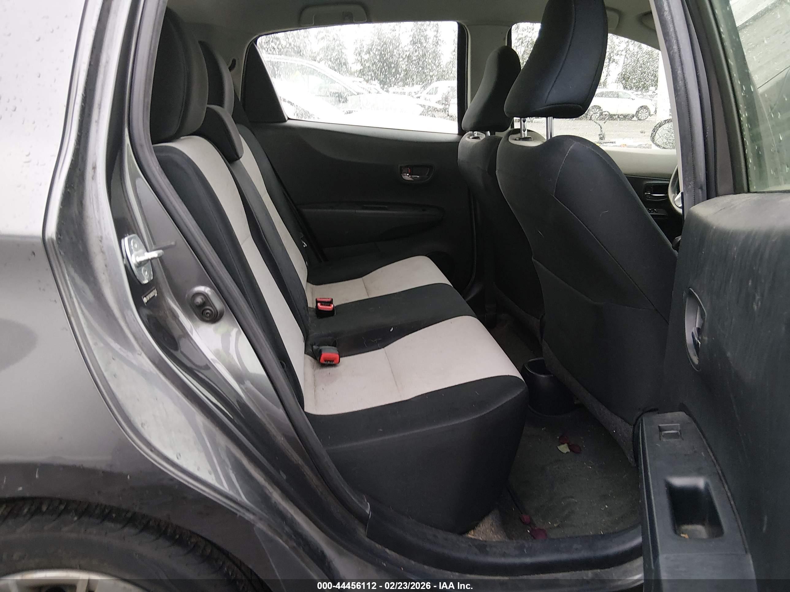 TOYOTA YARIS image 8