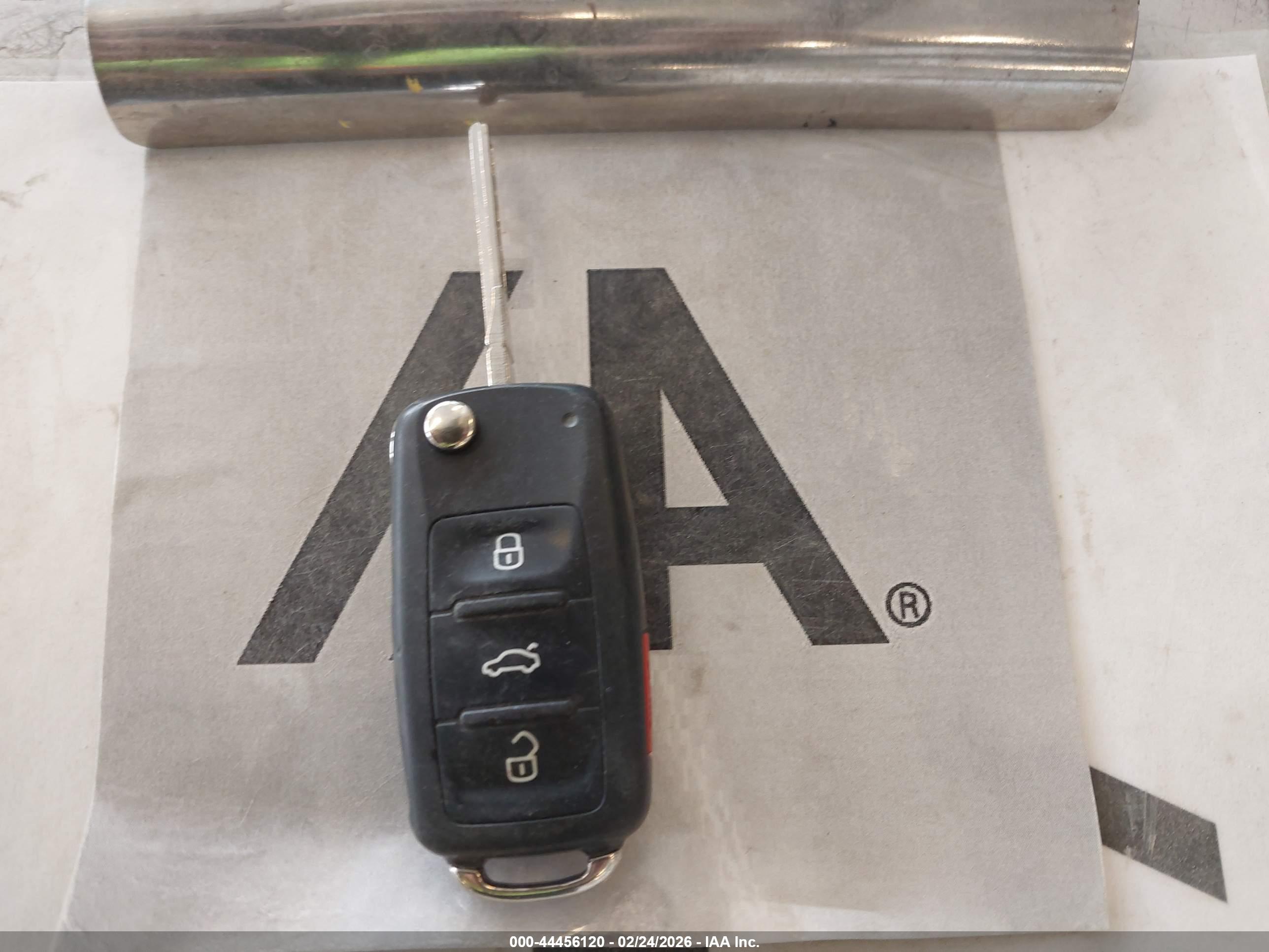 VOLKSWAGEN PASSAT image 11