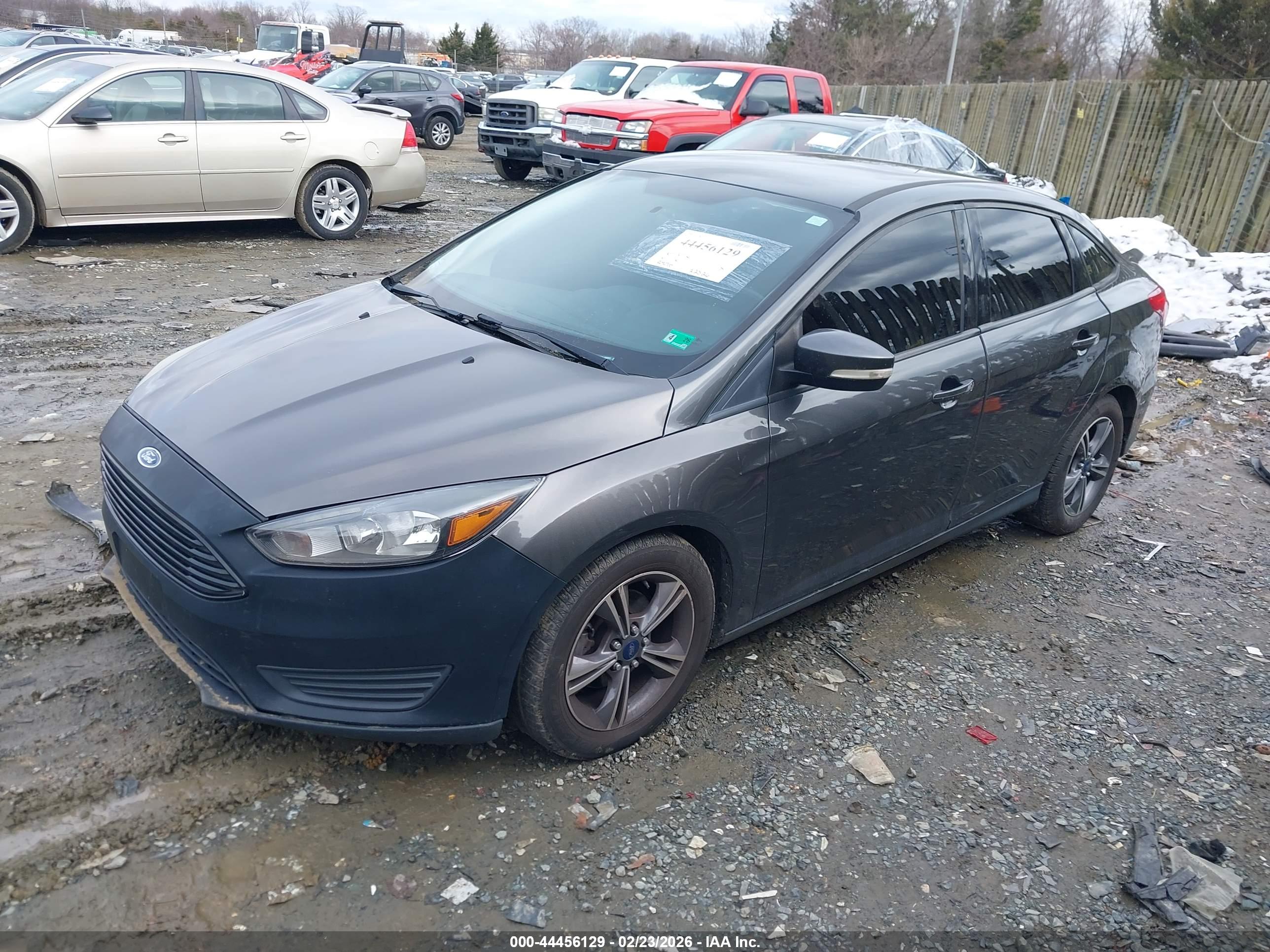 FORD FOCUS image 2