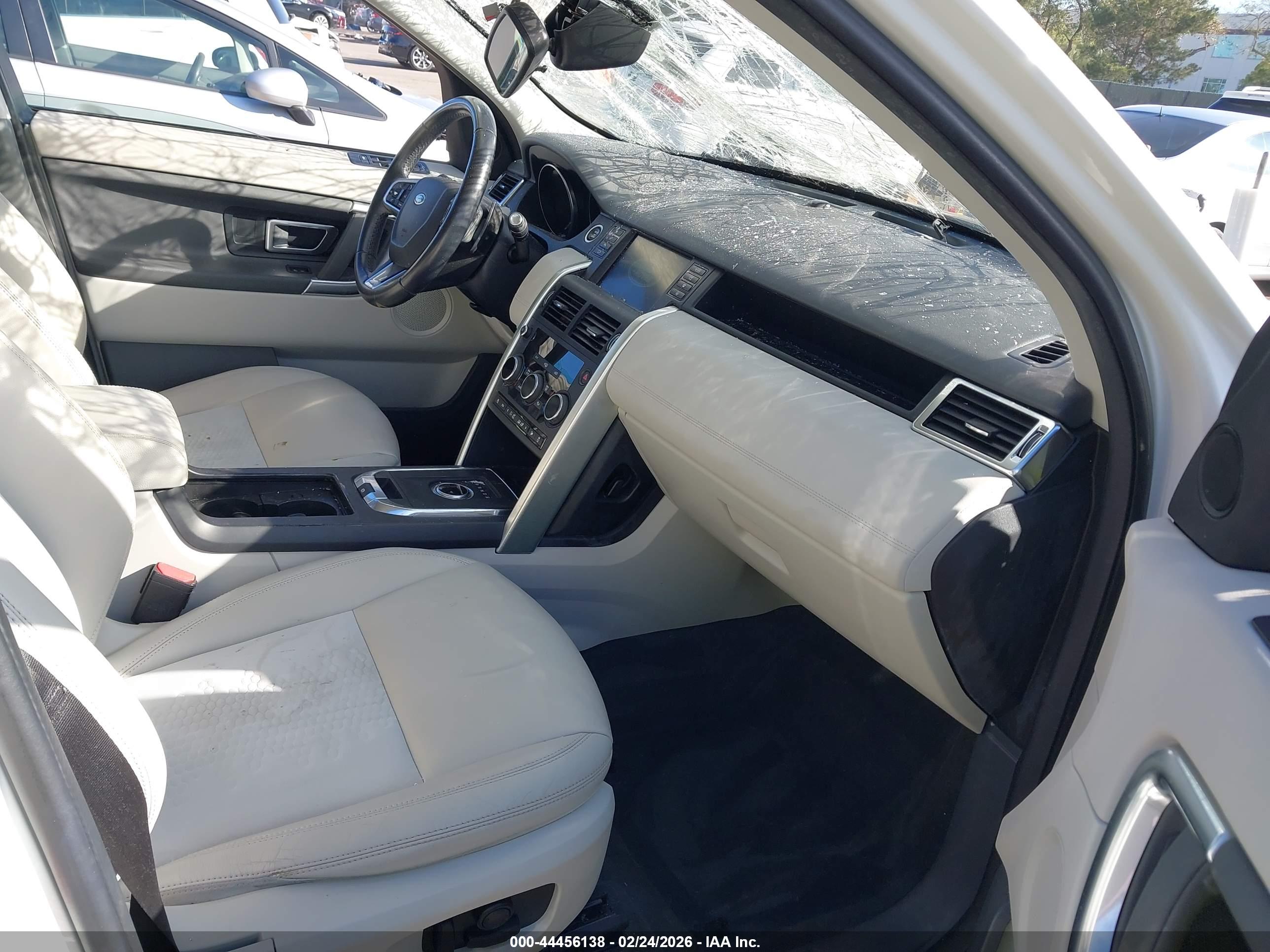 LAND ROVER image 5