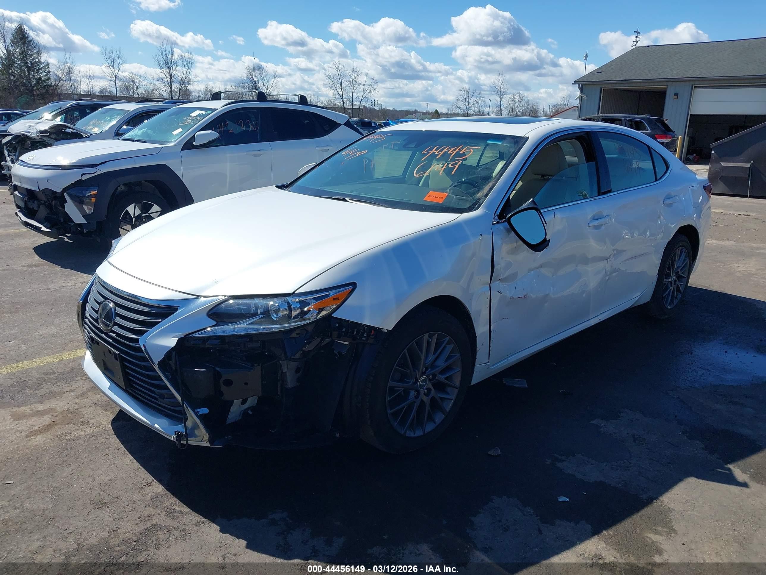 LEXUS ES image 2