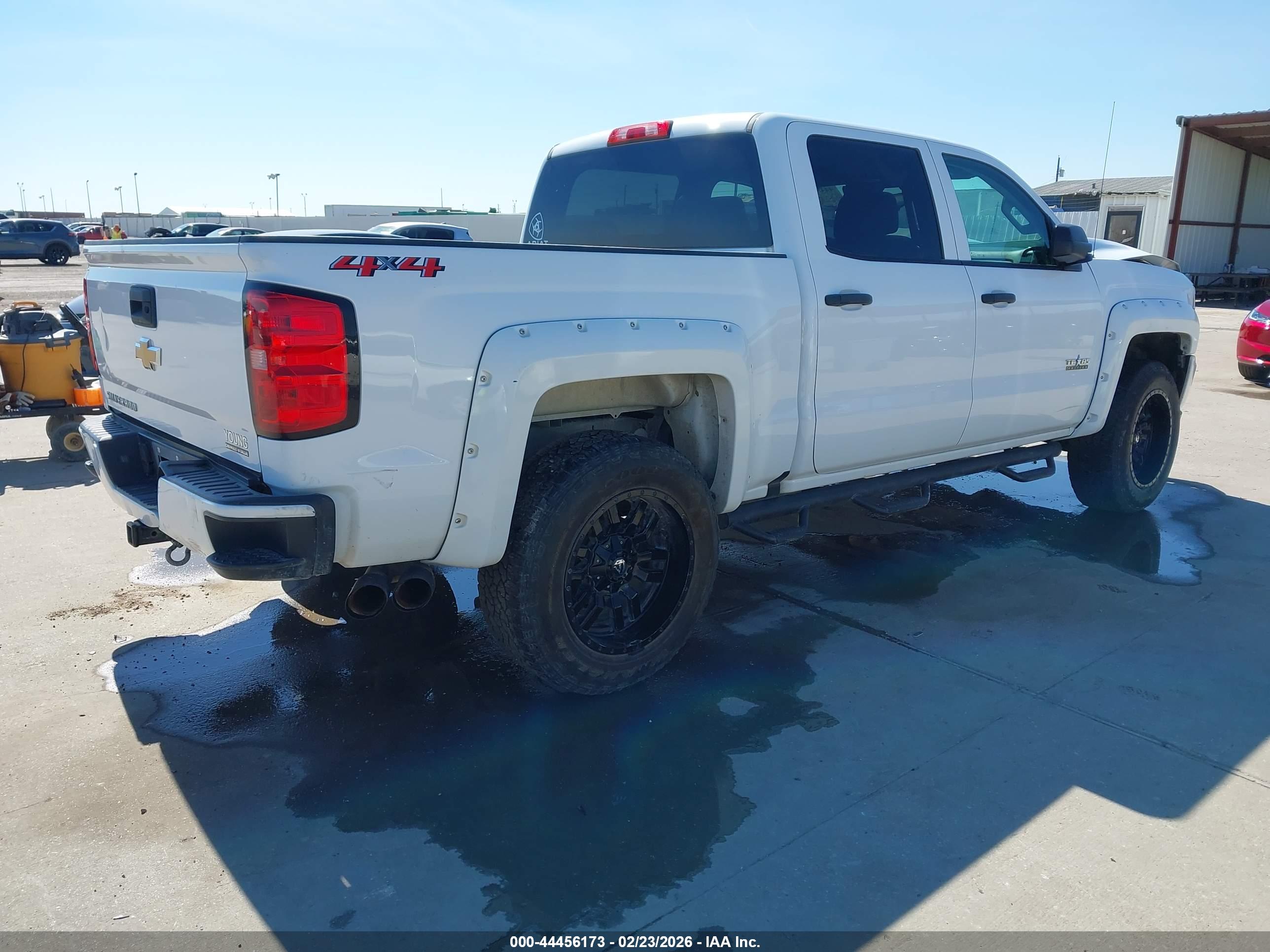 CHEVROLET SILVERADO image 4