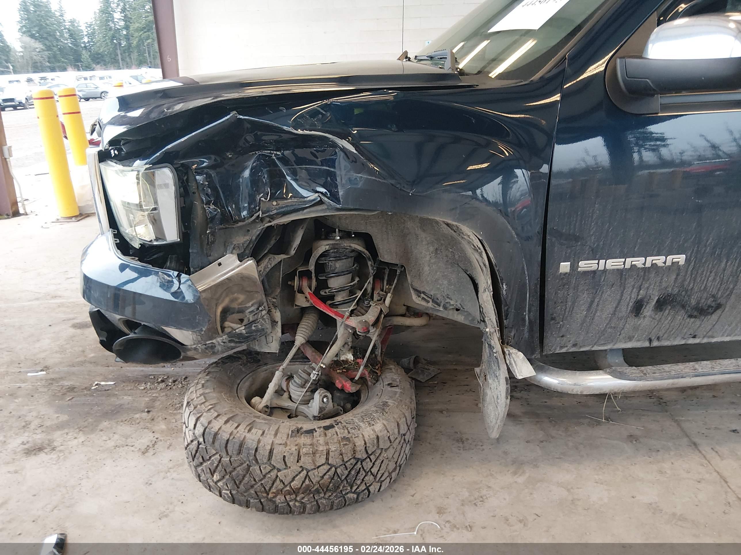 GMC SIERRA image 6