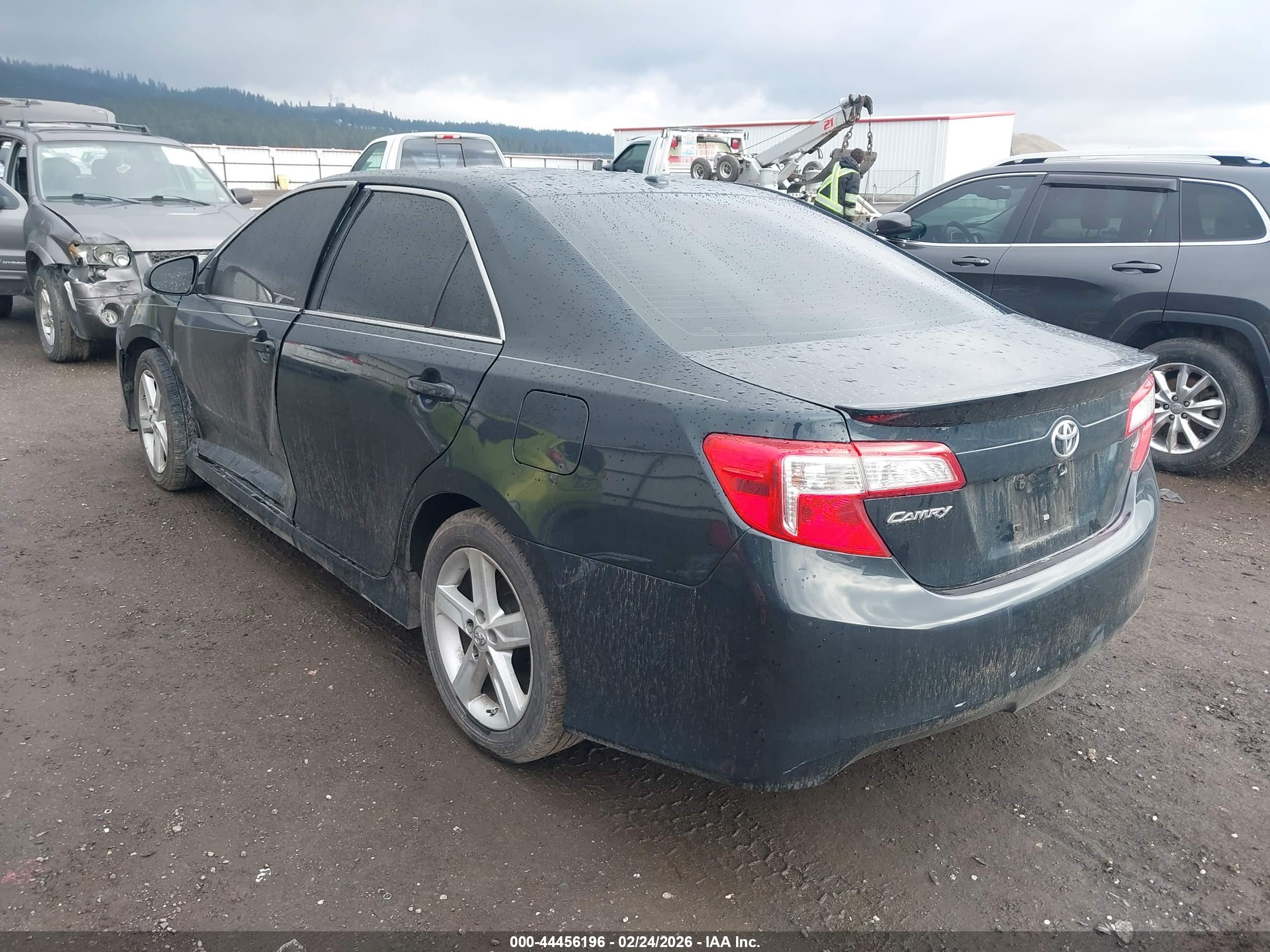 TOYOTA CAMRY image 3