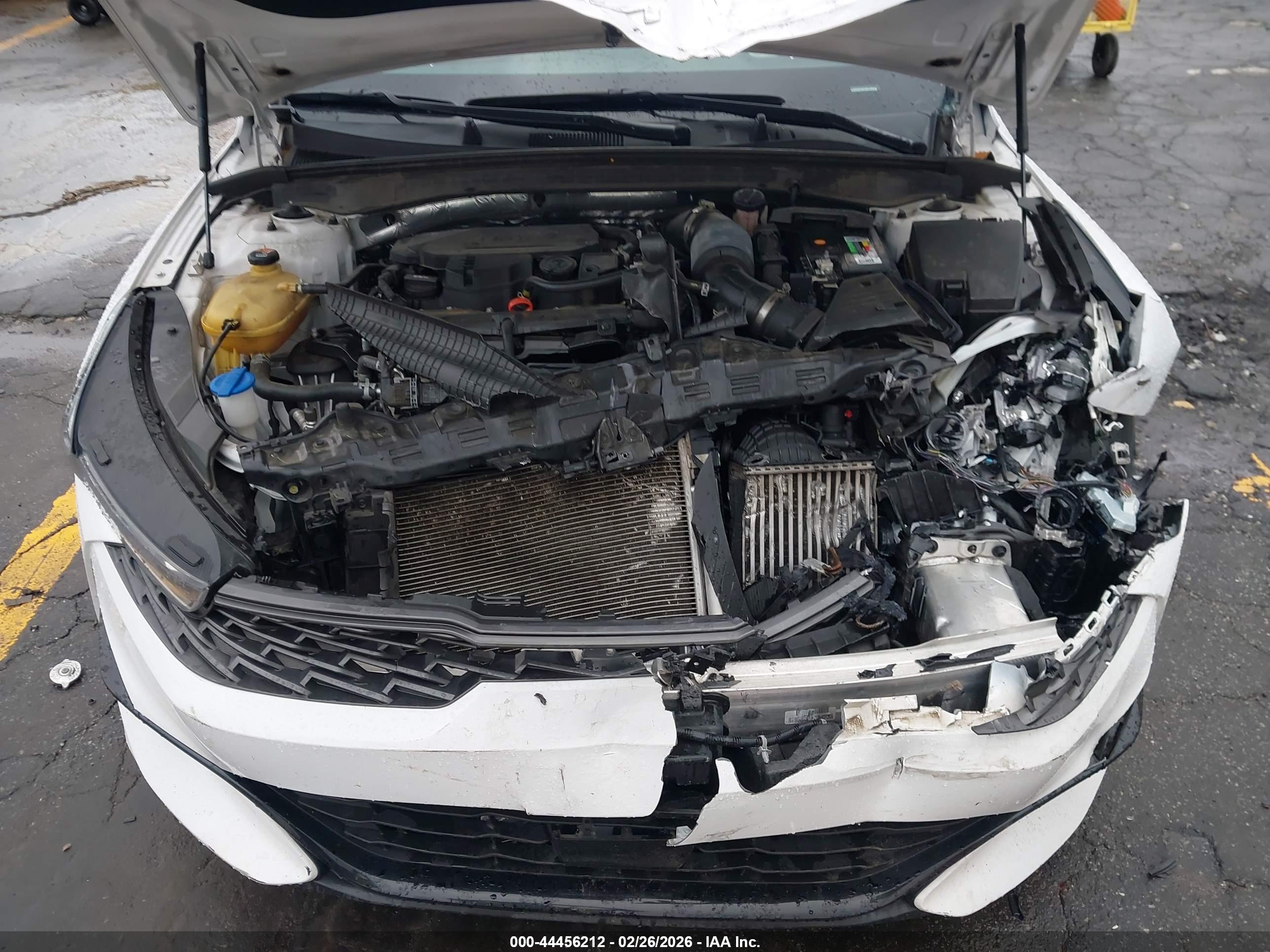 KIA K5 image 10