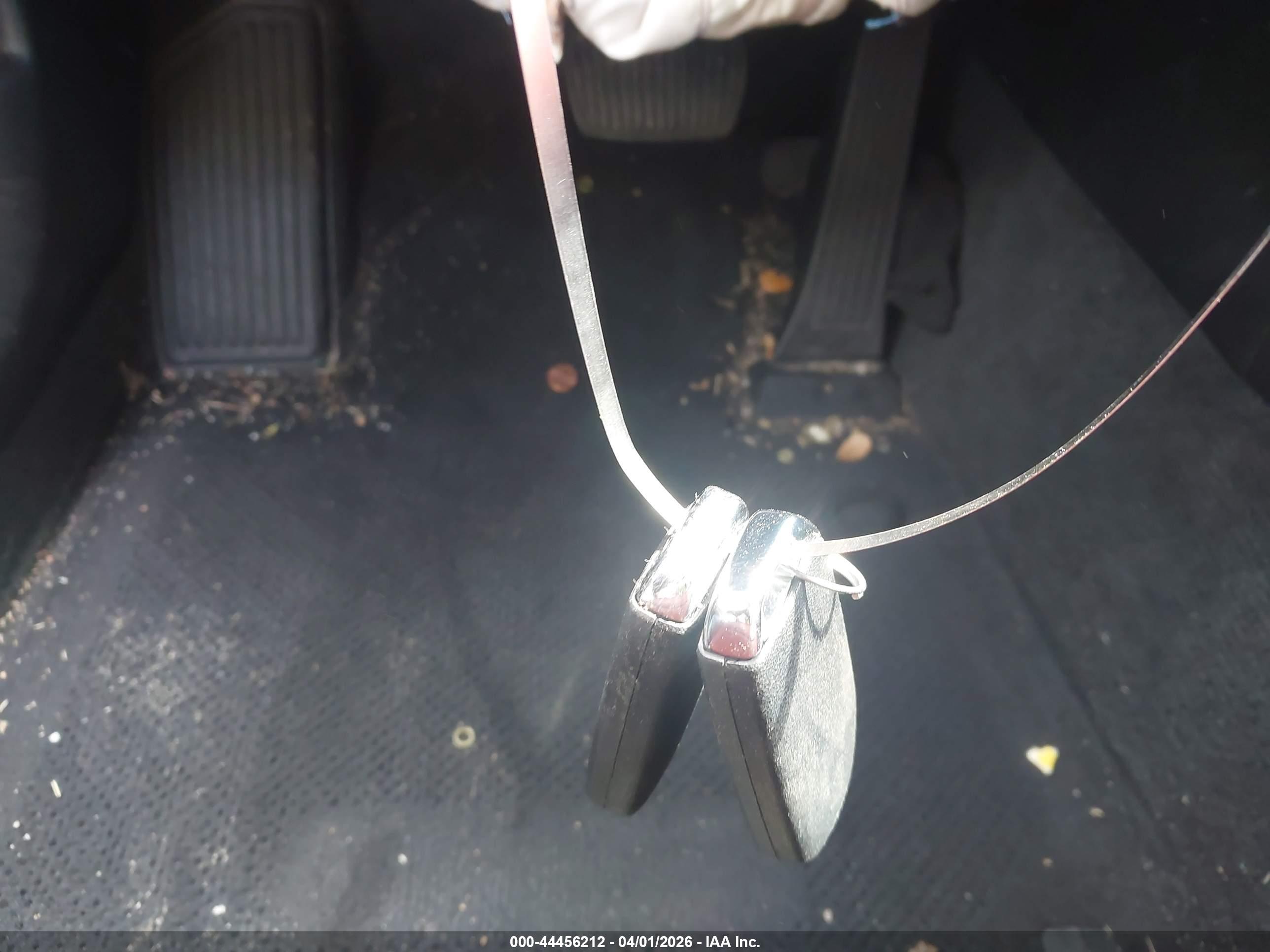 KIA K5 image 11