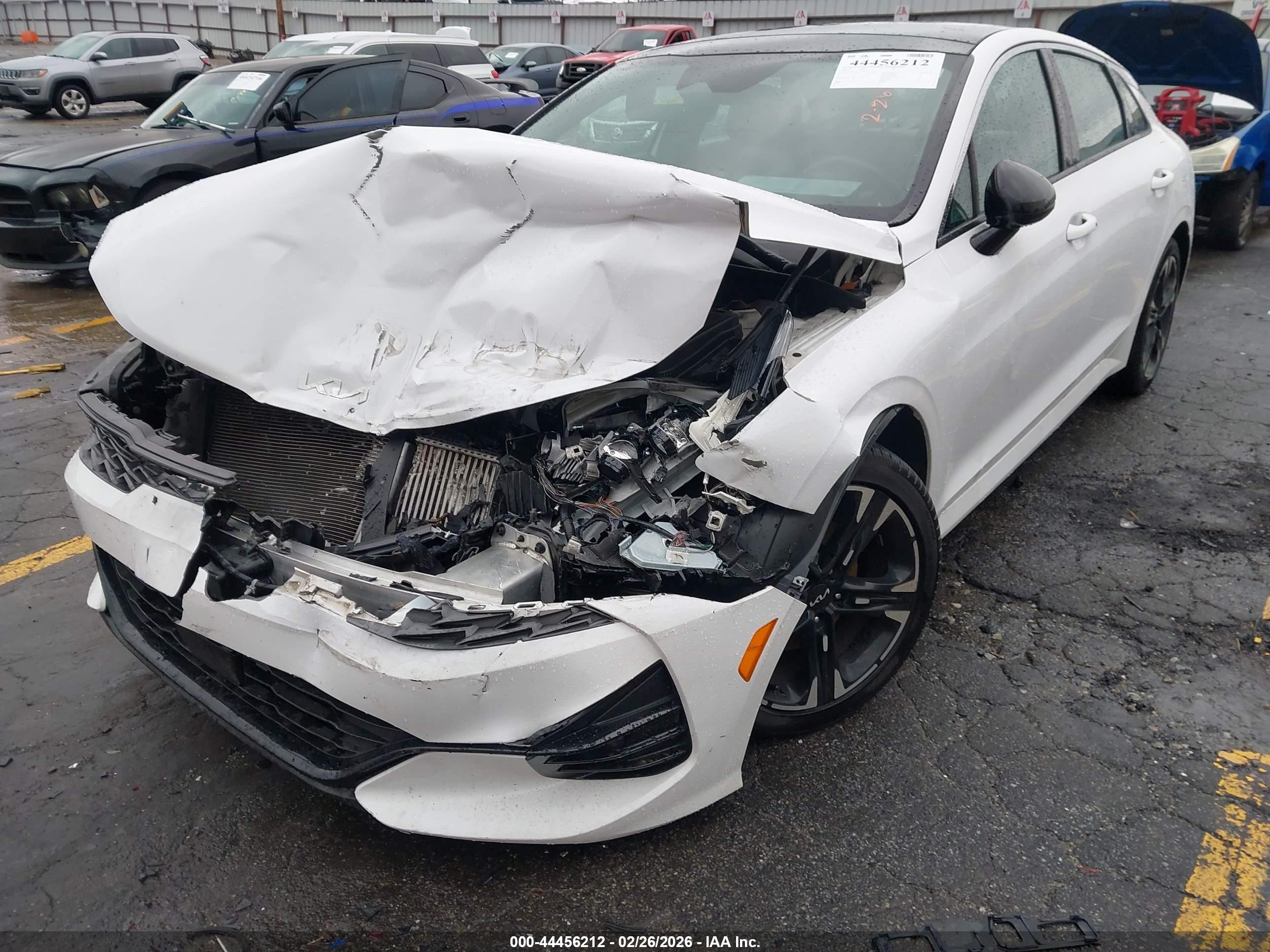 KIA K5 image 6