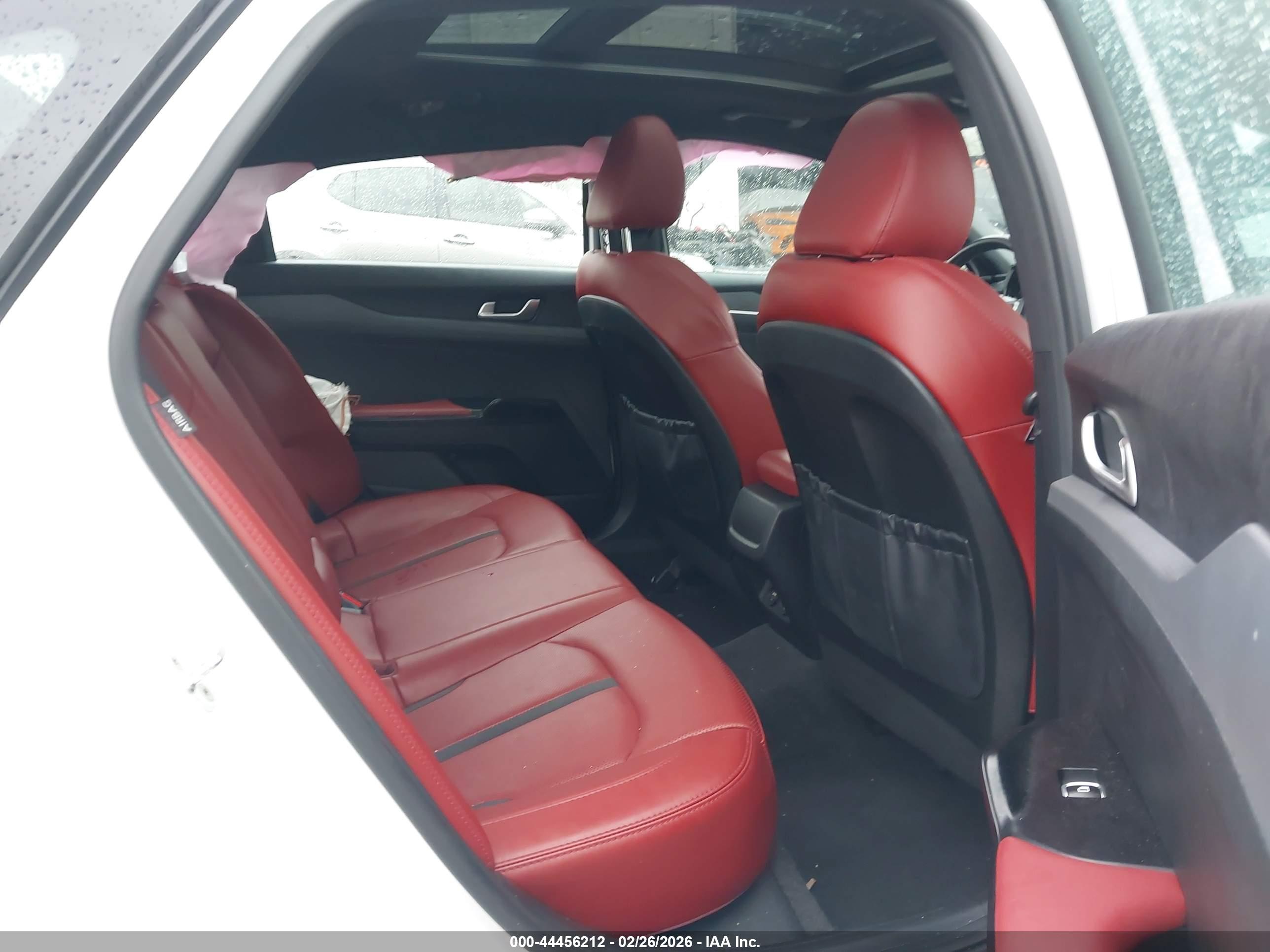 KIA K5 image 8