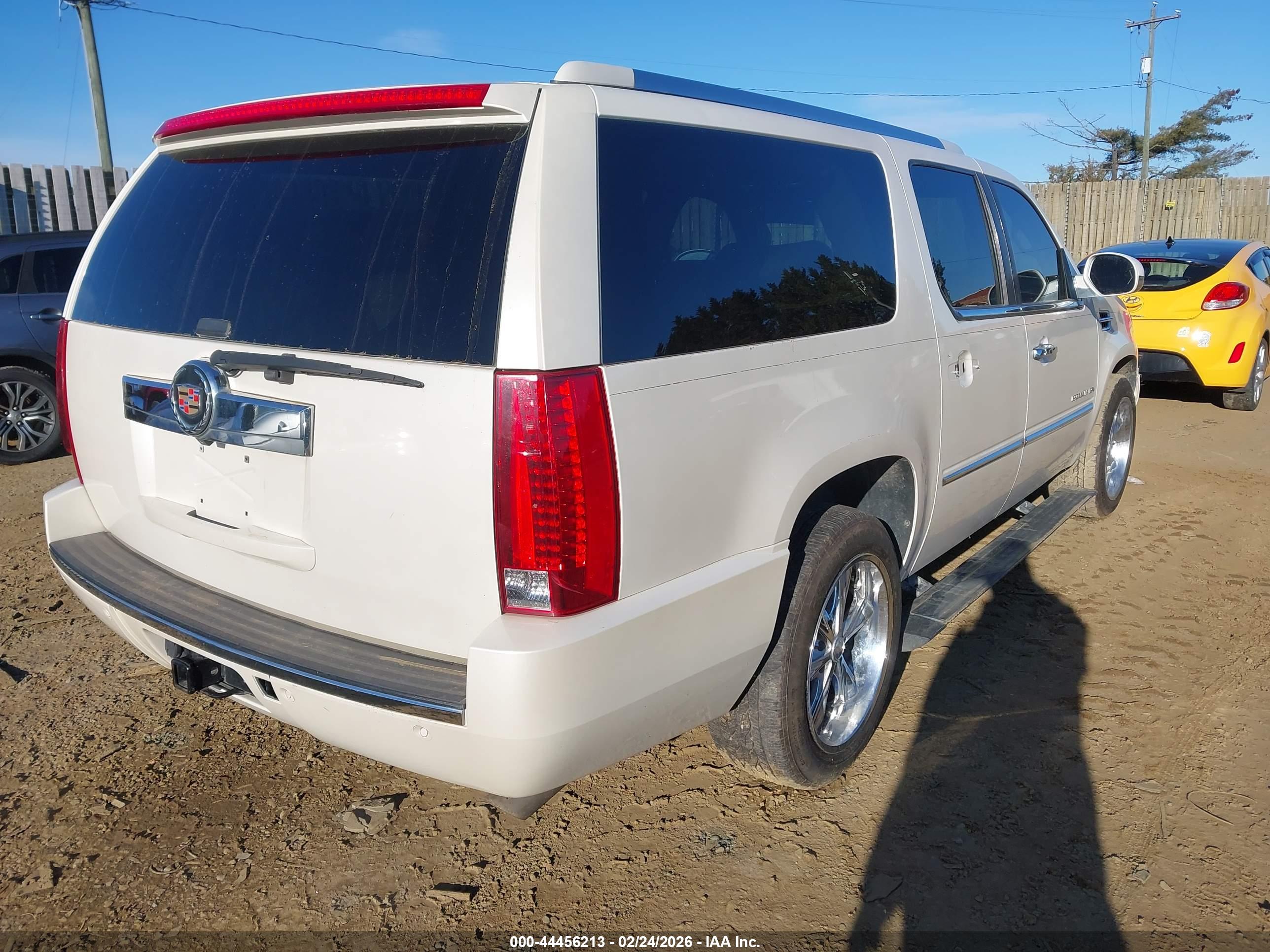 CADILLAC ESCALADE image 4