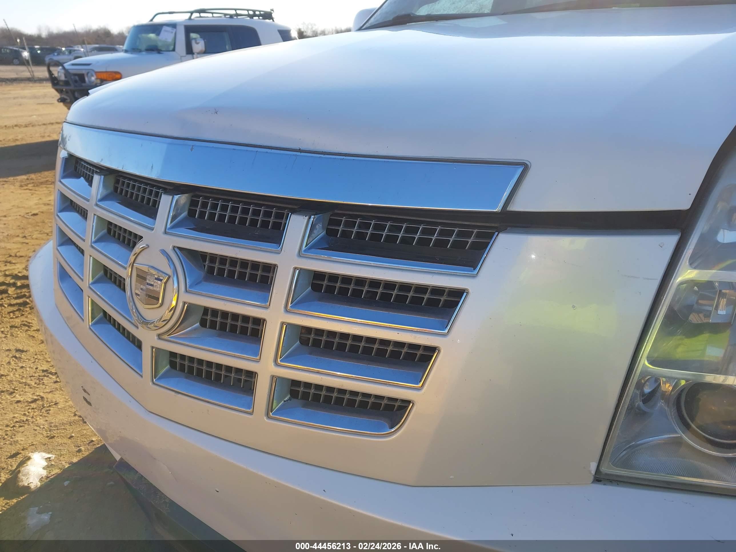 CADILLAC ESCALADE image 6