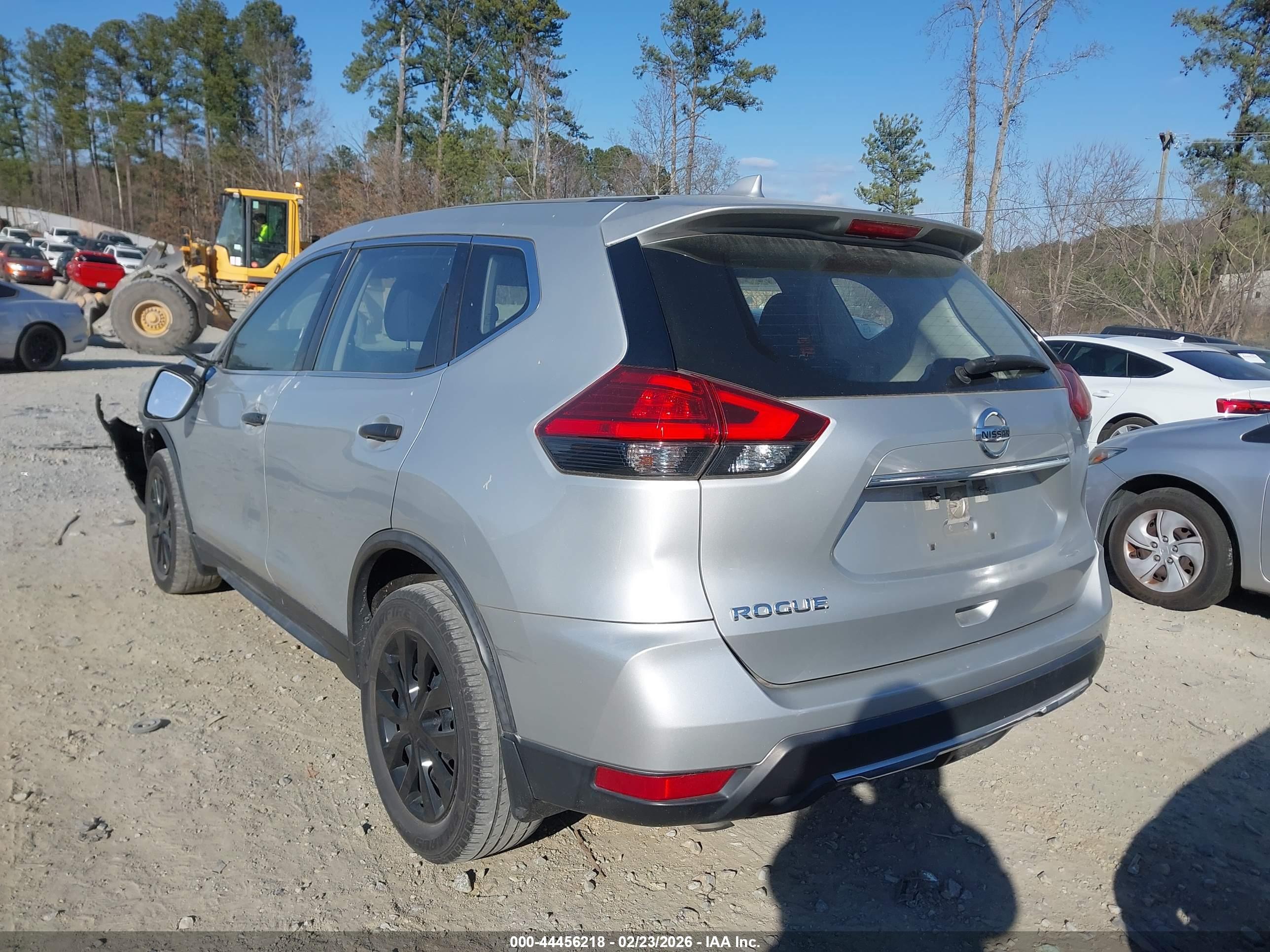 NISSAN ROGUE image 3