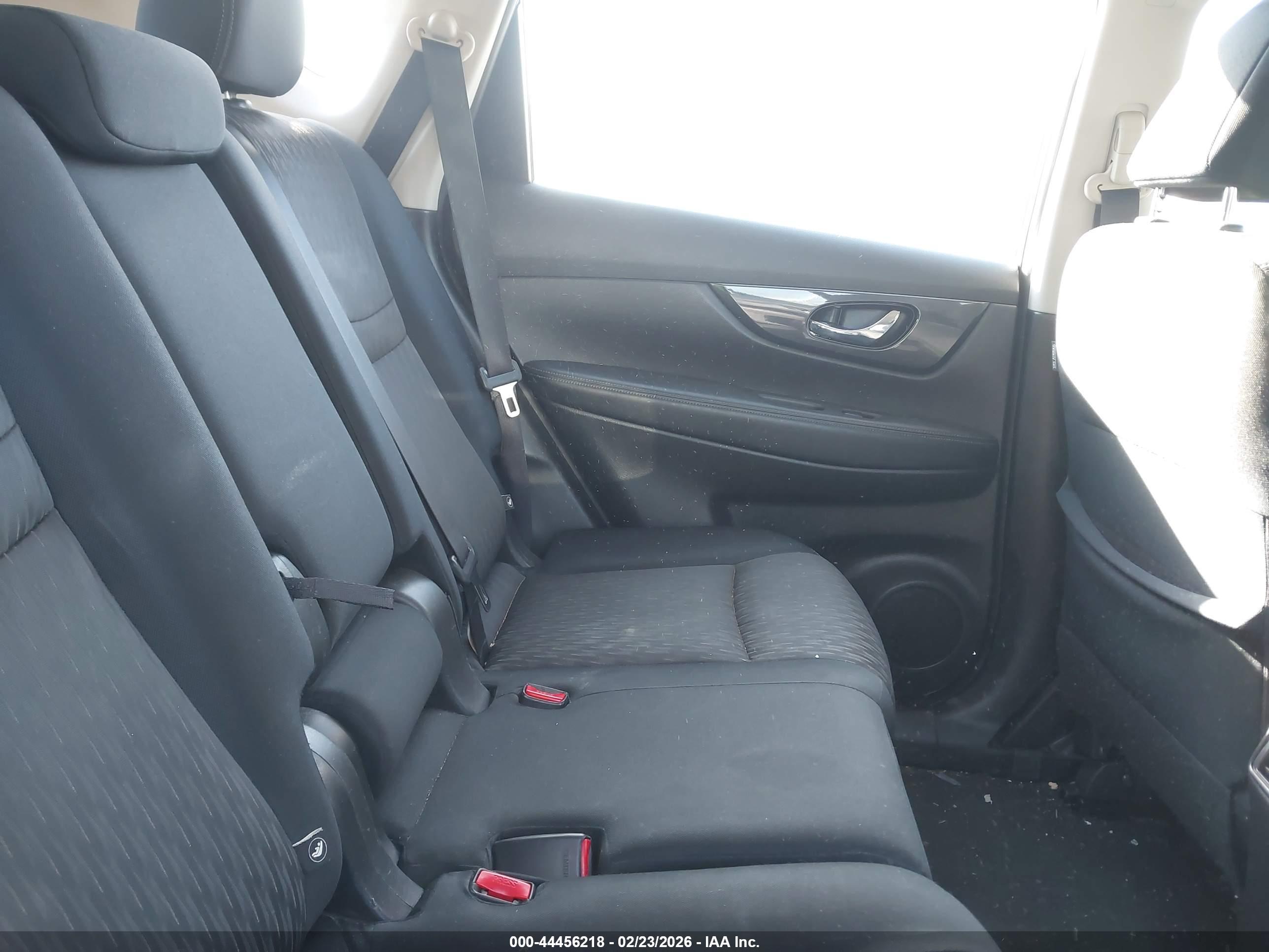 NISSAN ROGUE image 8