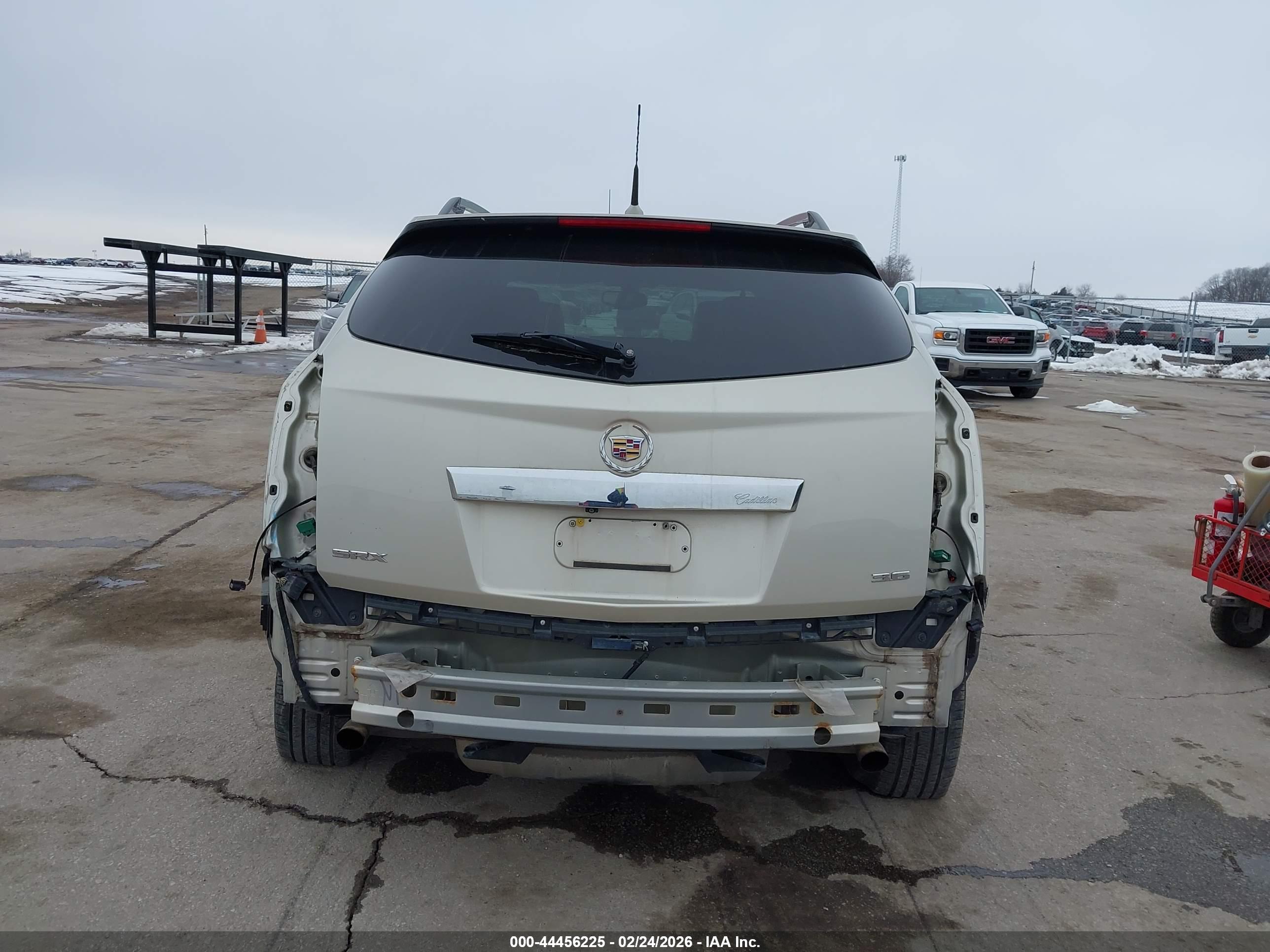 CADILLAC SRX image 6