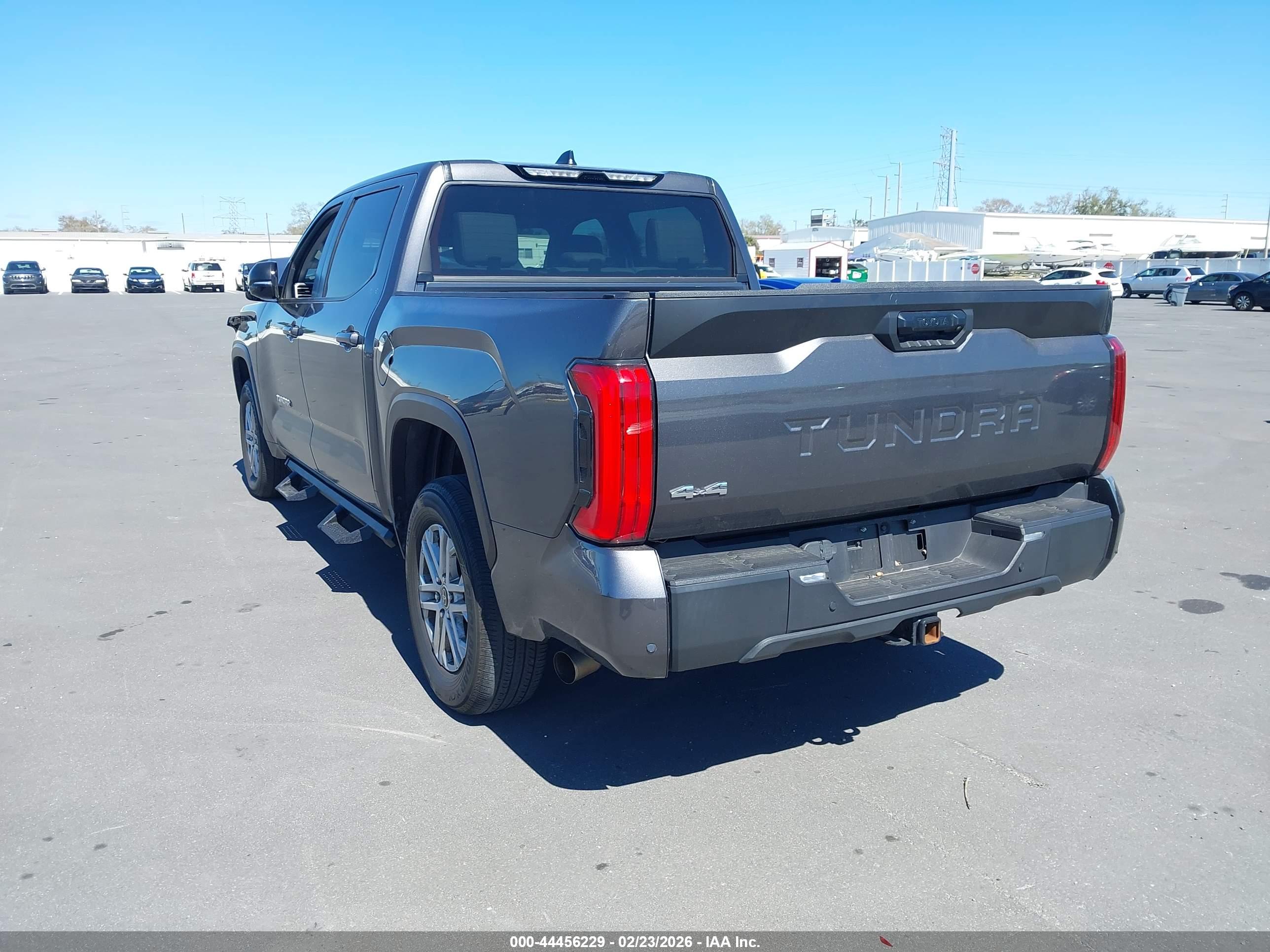 TOYOTA TUNDRA image 3