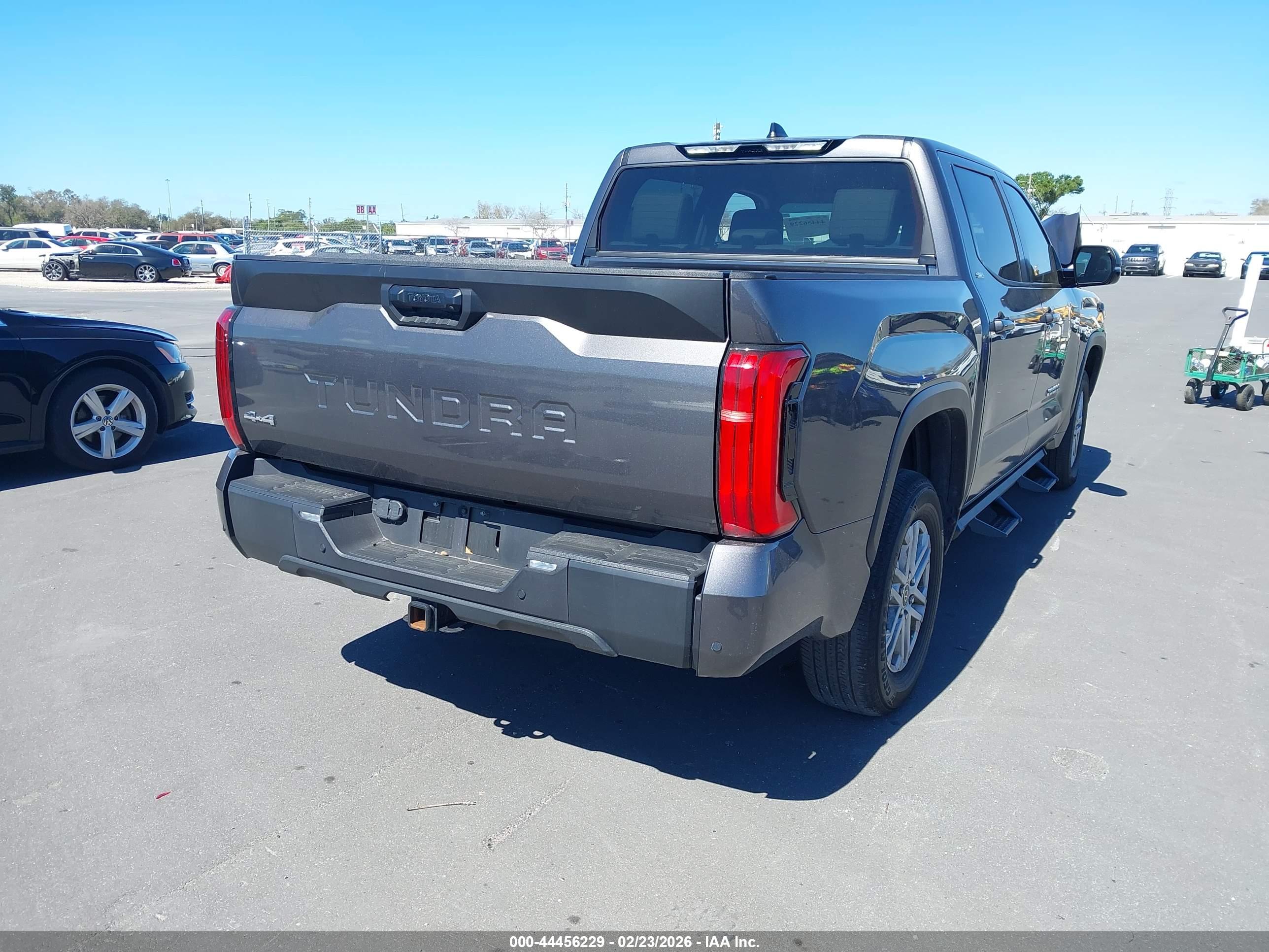 TOYOTA TUNDRA image 4