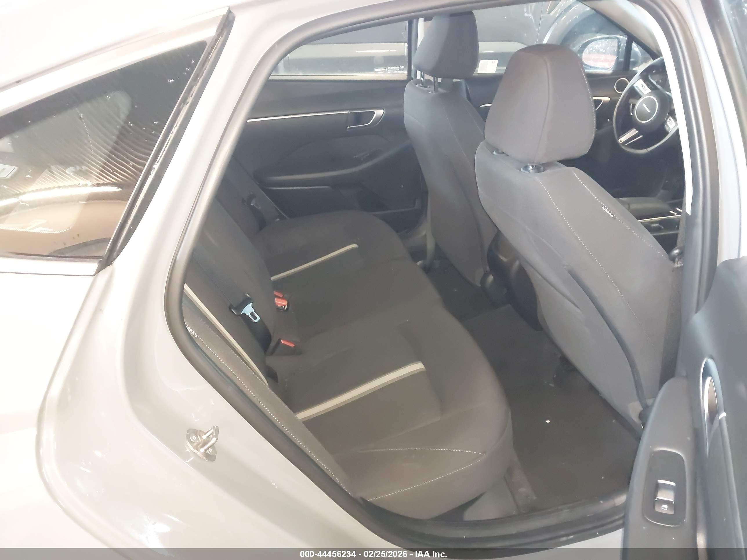 HYUNDAI SONATA image 8