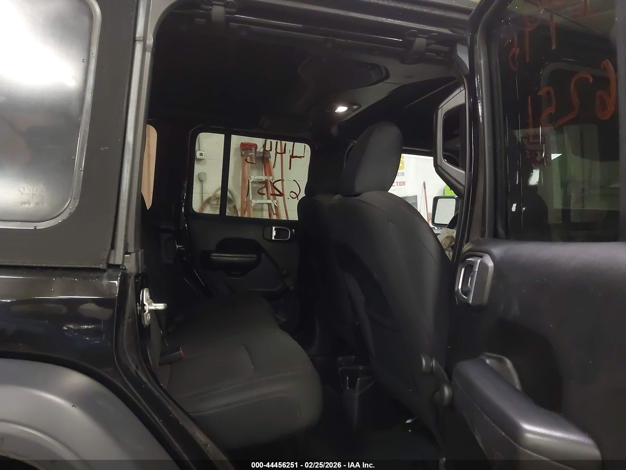 JEEP WRANGLER image 8