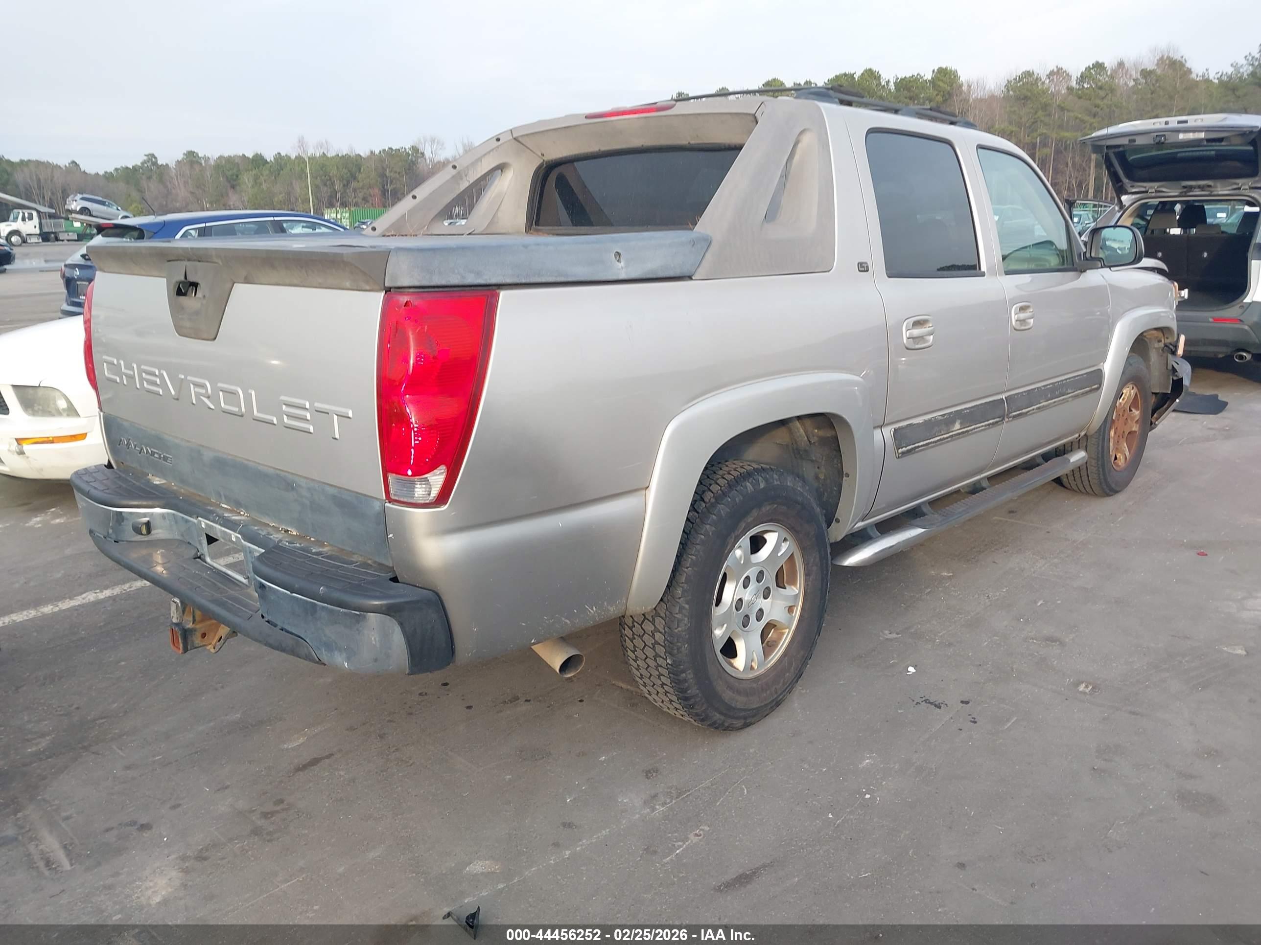 CHEVROLET AVALANCHE image 4