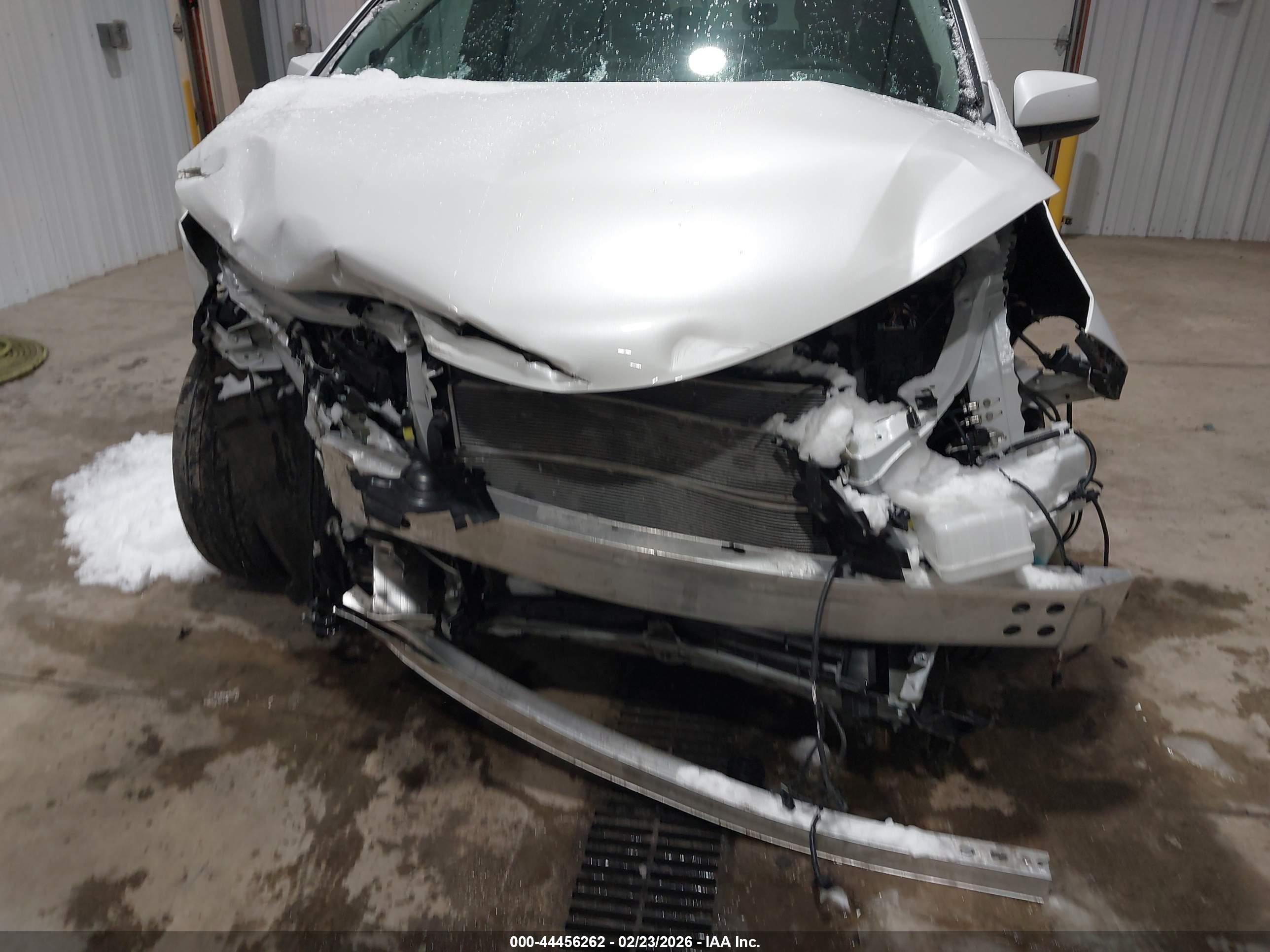 TOYOTA SIENNA image 6