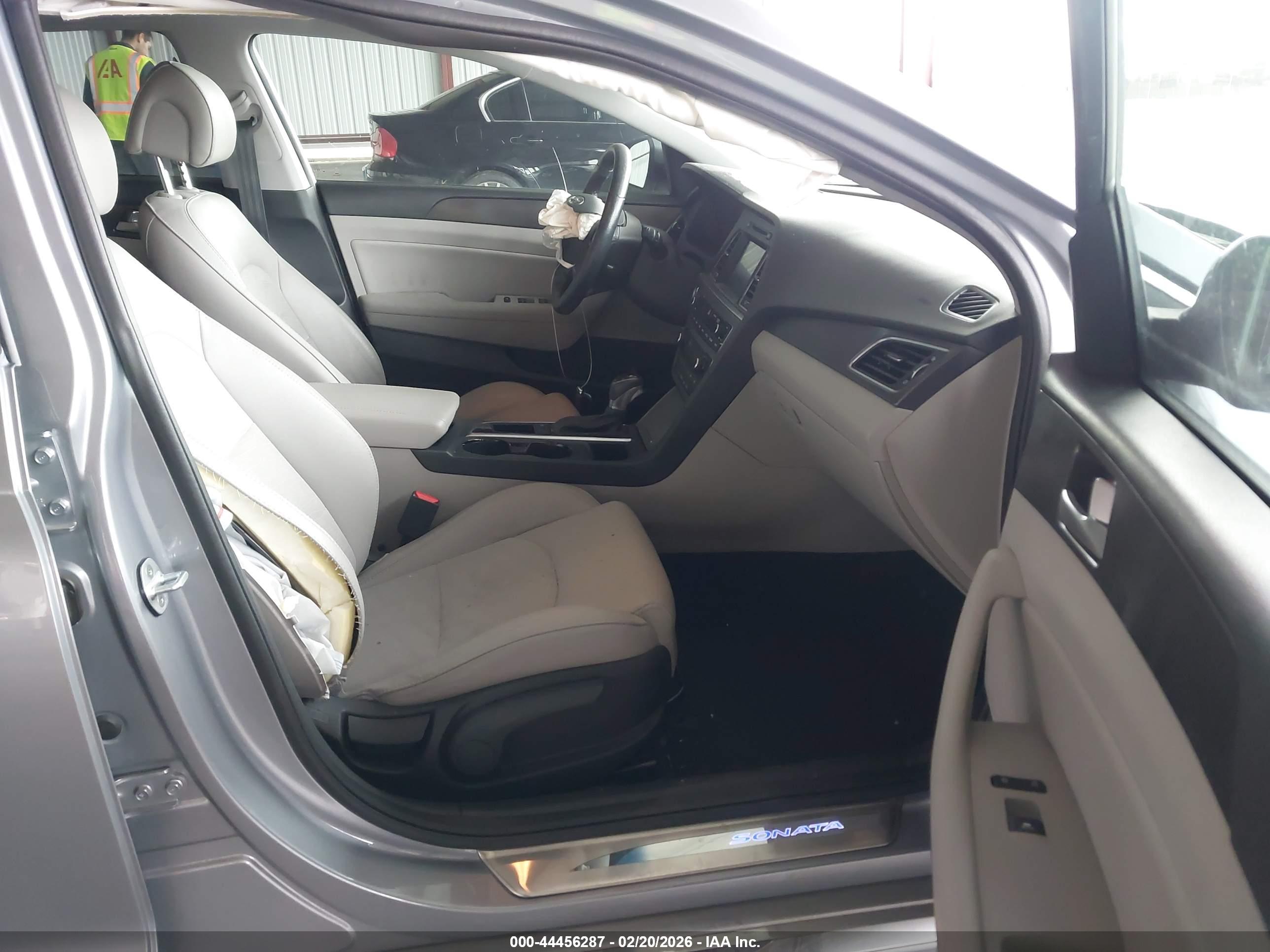 HYUNDAI SONATA image 5
