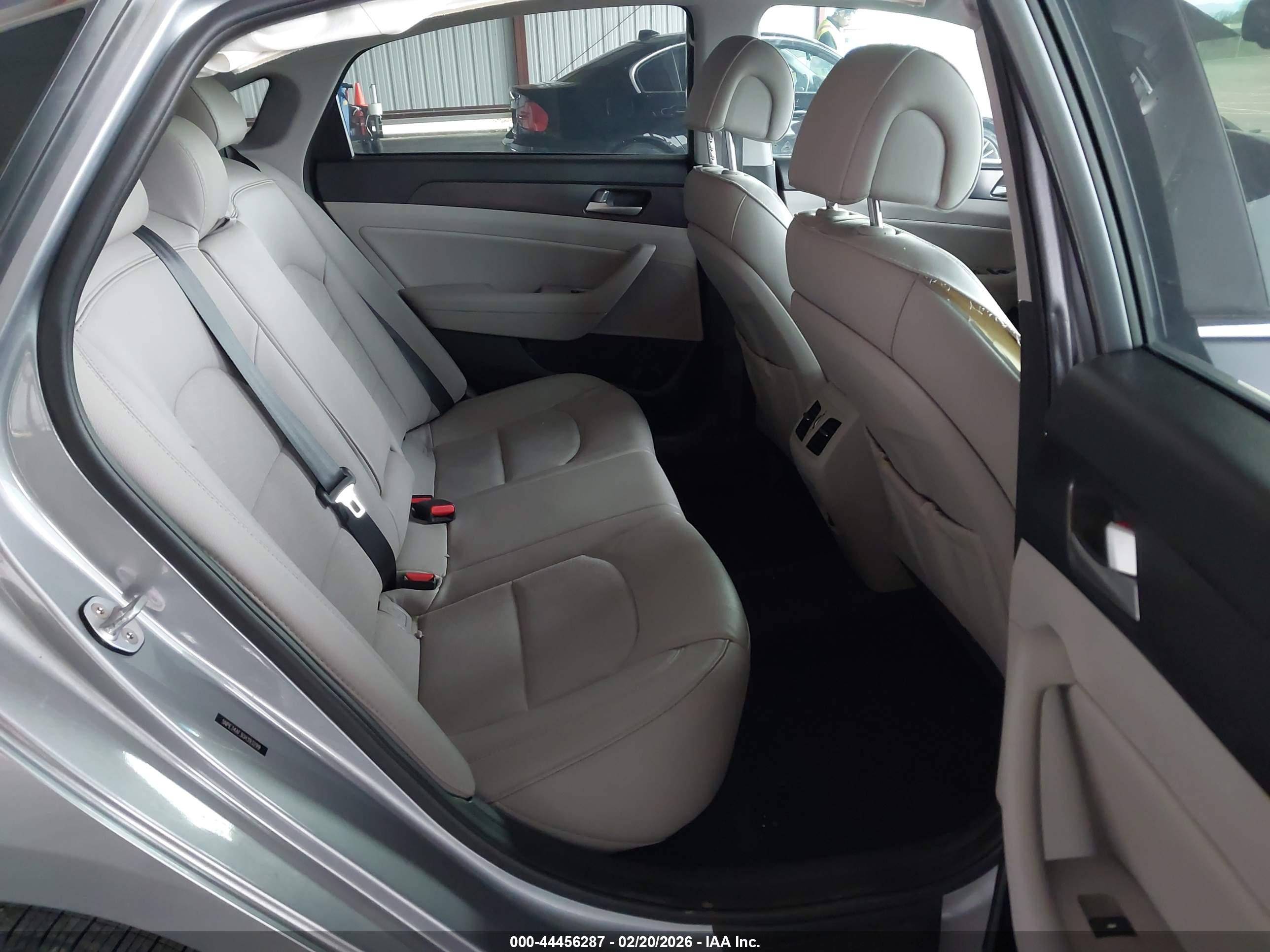 HYUNDAI SONATA image 8