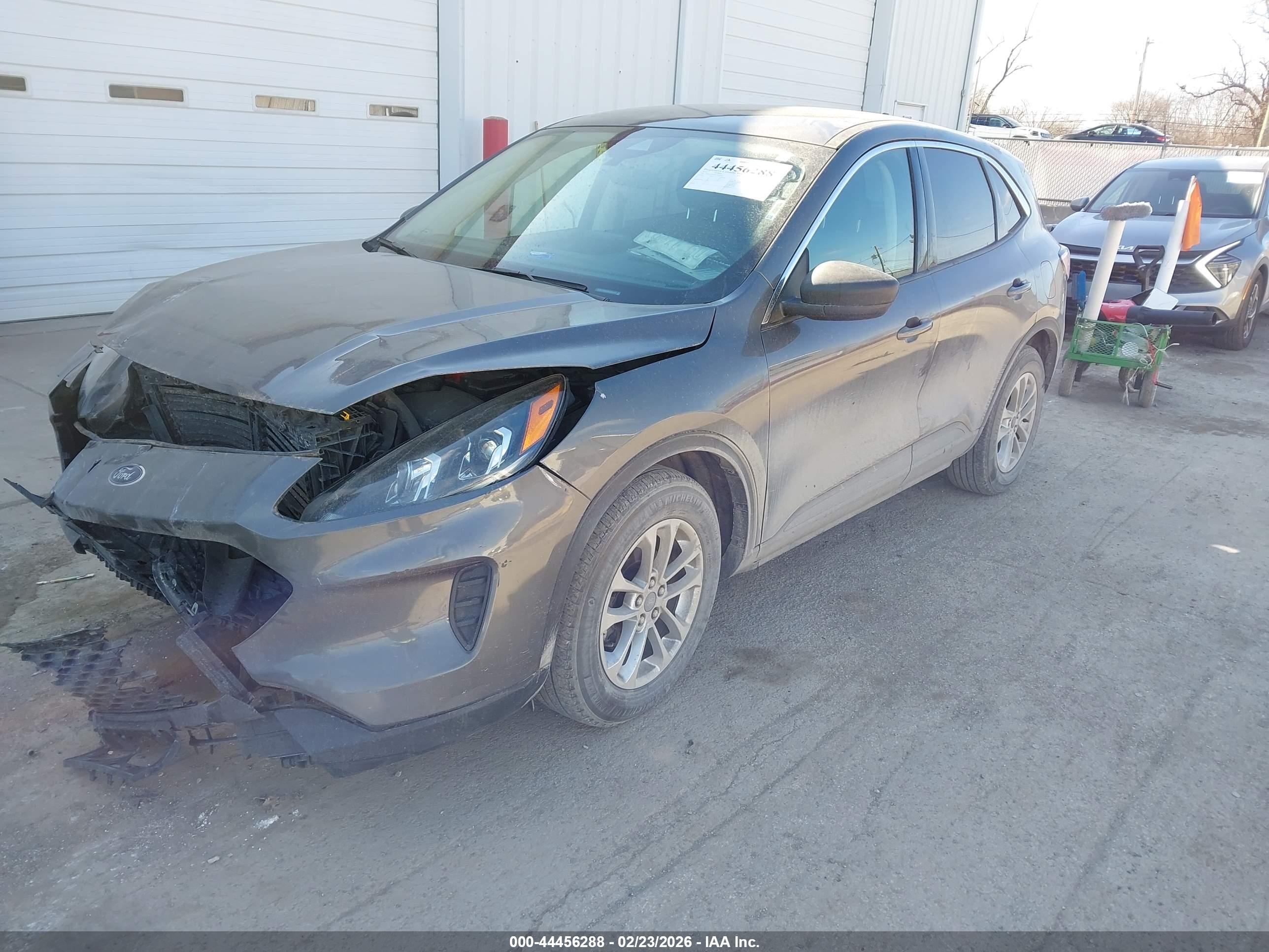 FORD ESCAPE image 2