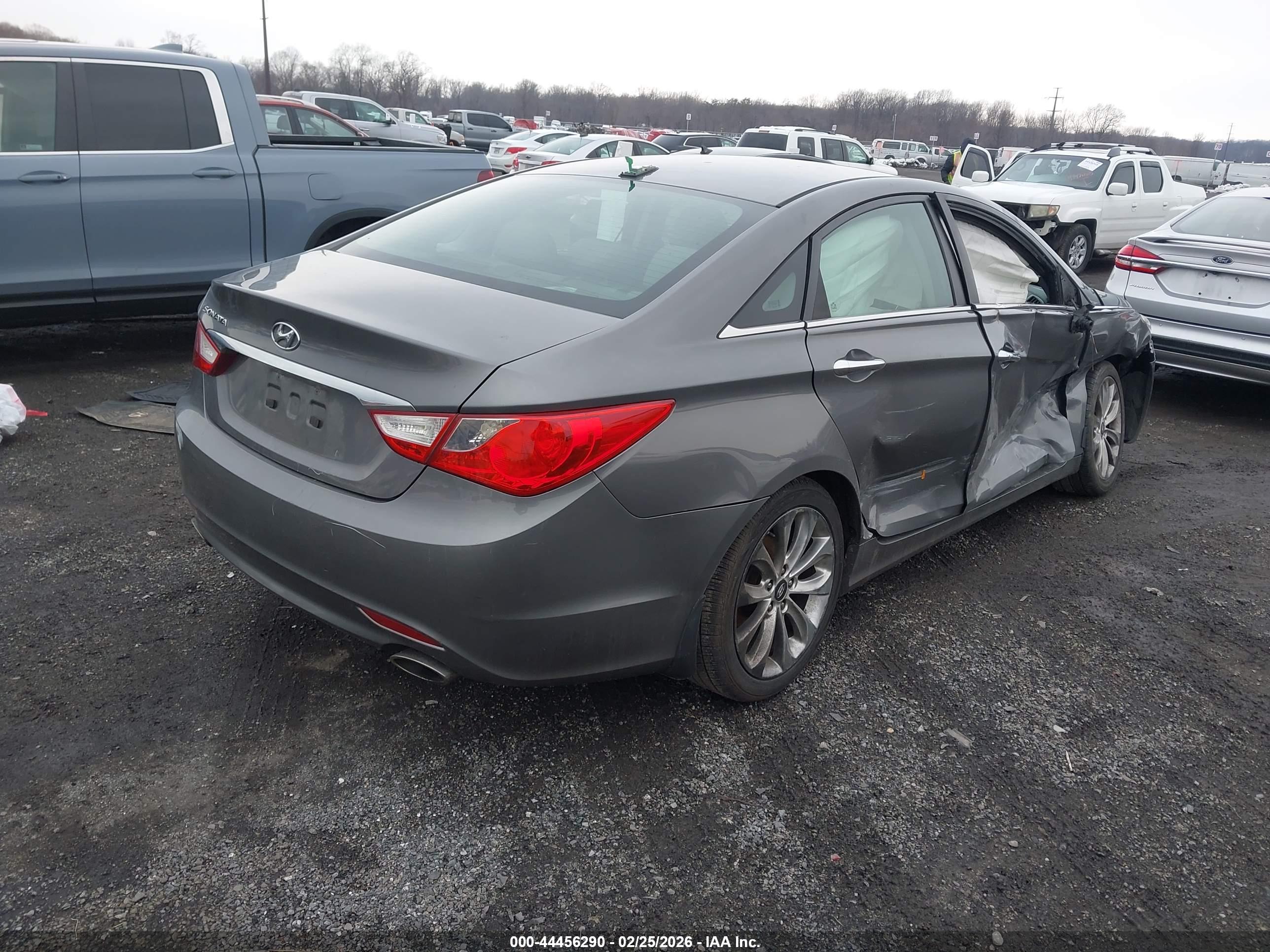 HYUNDAI SONATA image 4