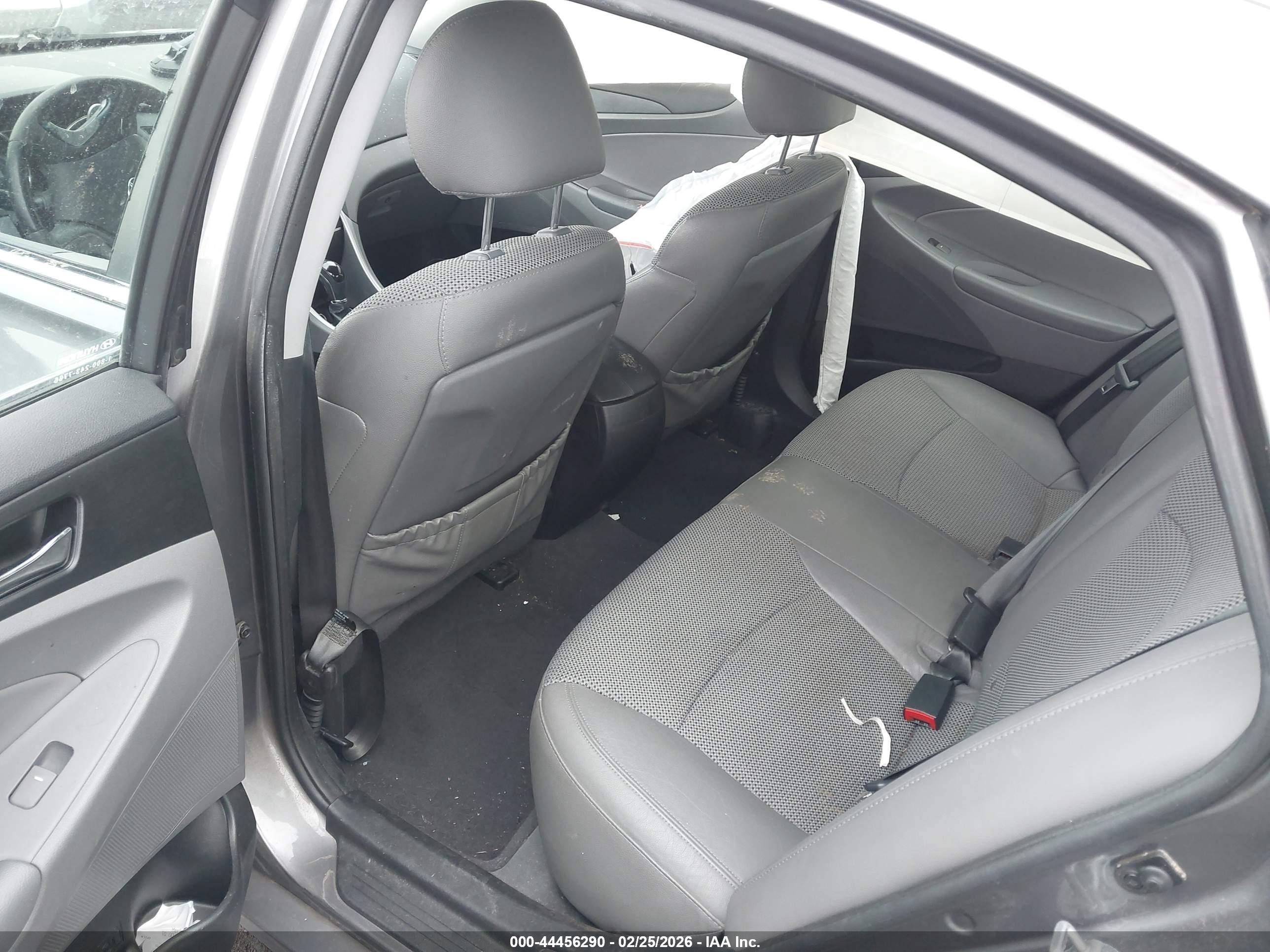 HYUNDAI SONATA image 8