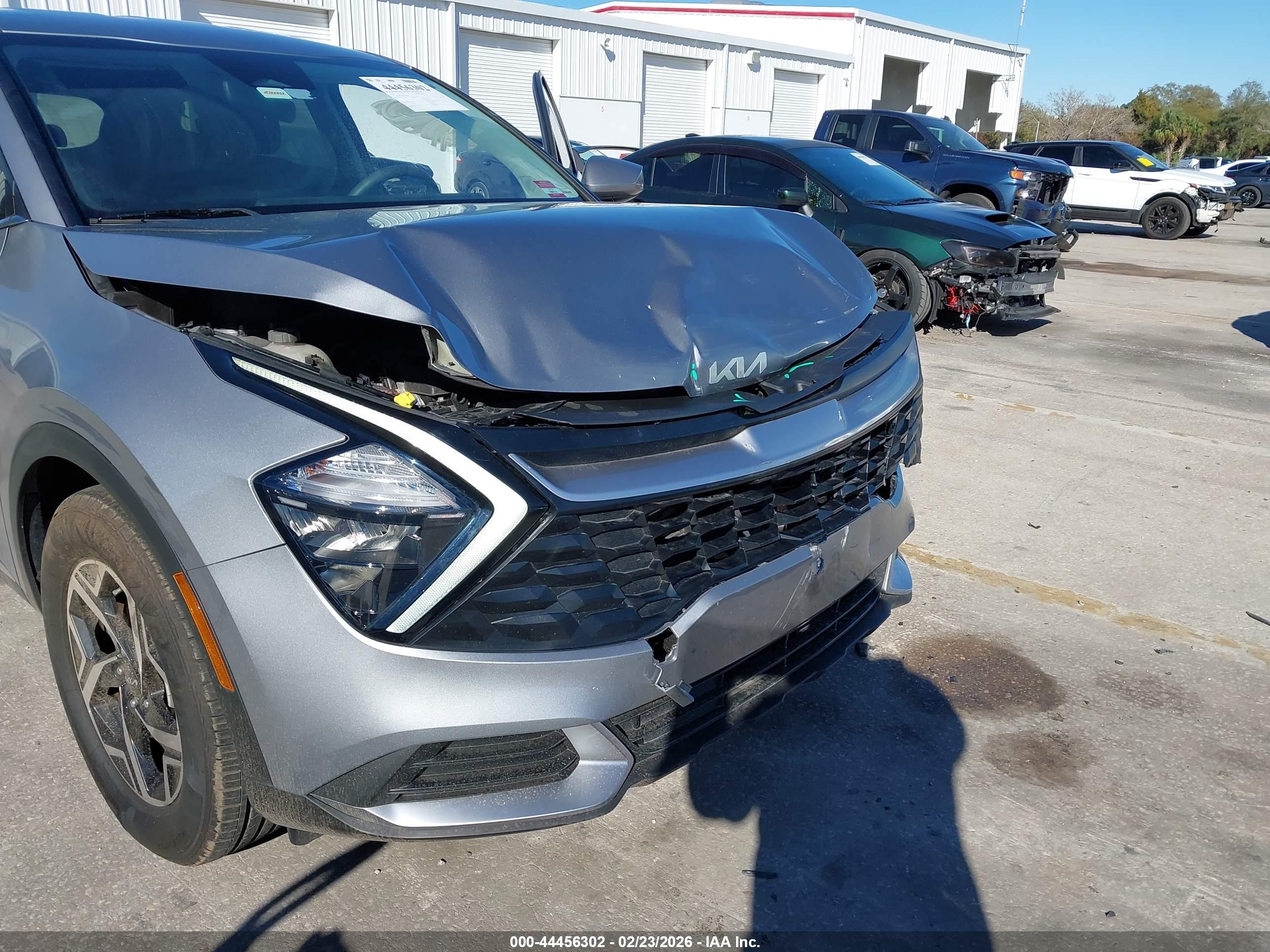 KIA SPORTAGE image 6