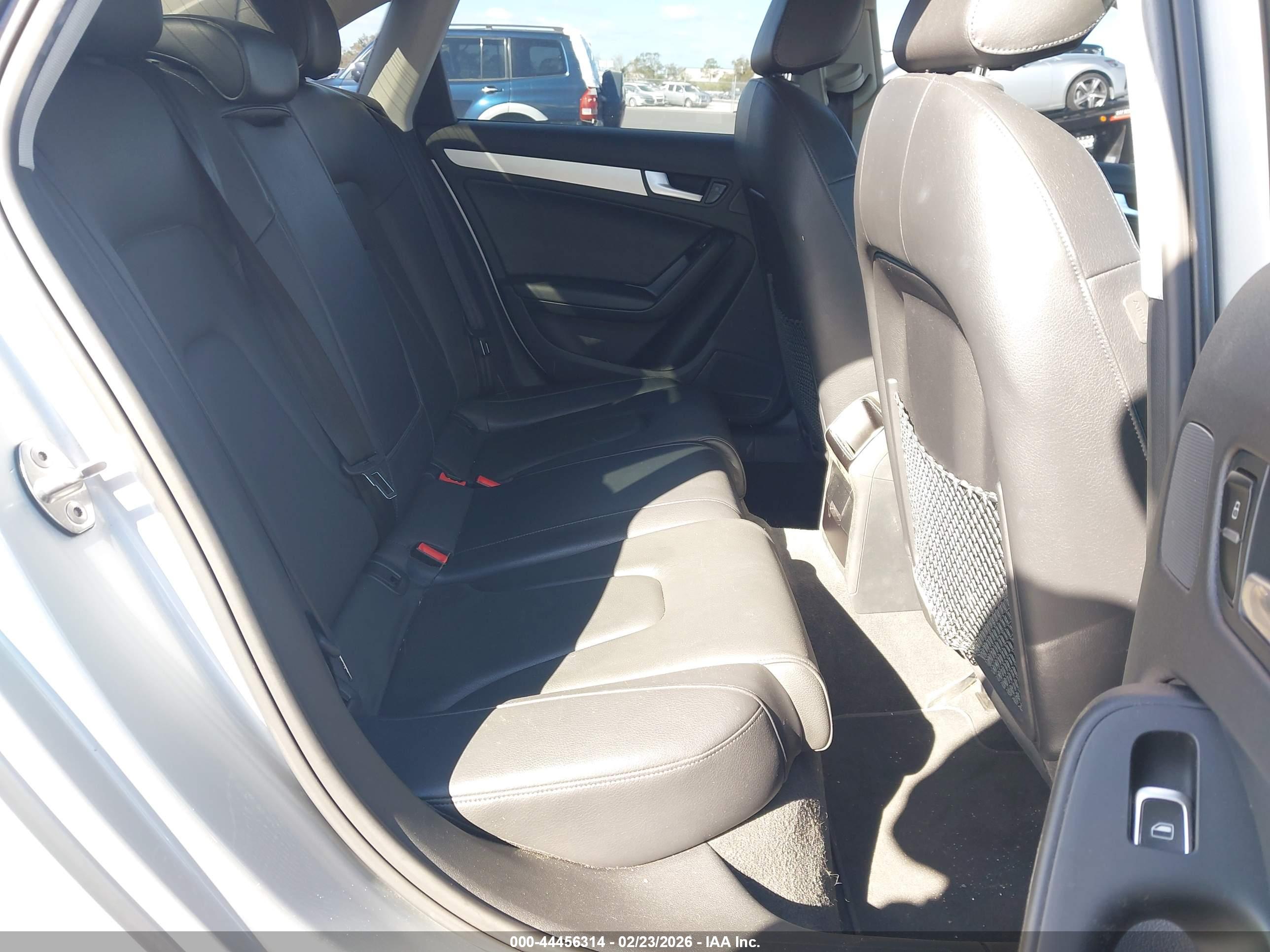 AUDI A4 image 8