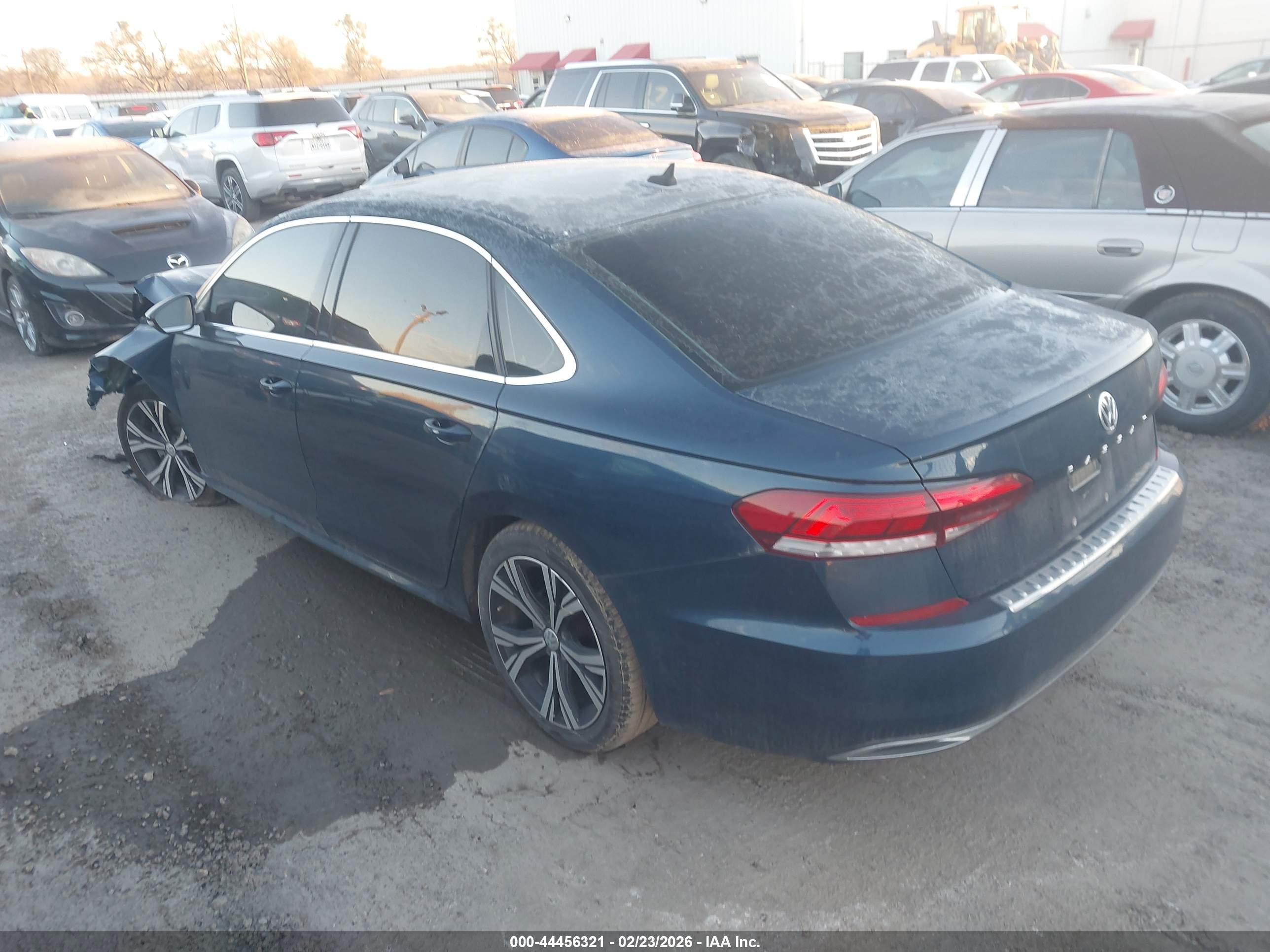 VOLKSWAGEN PASSAT image 3