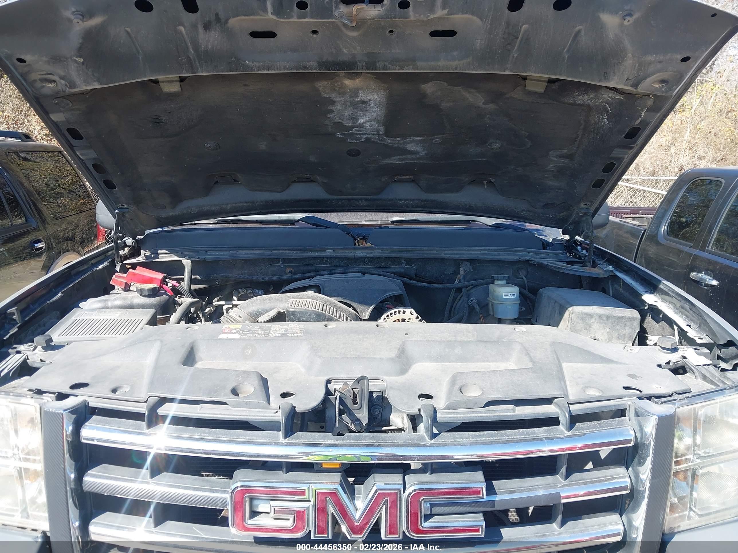 GMC SIERRA image 10