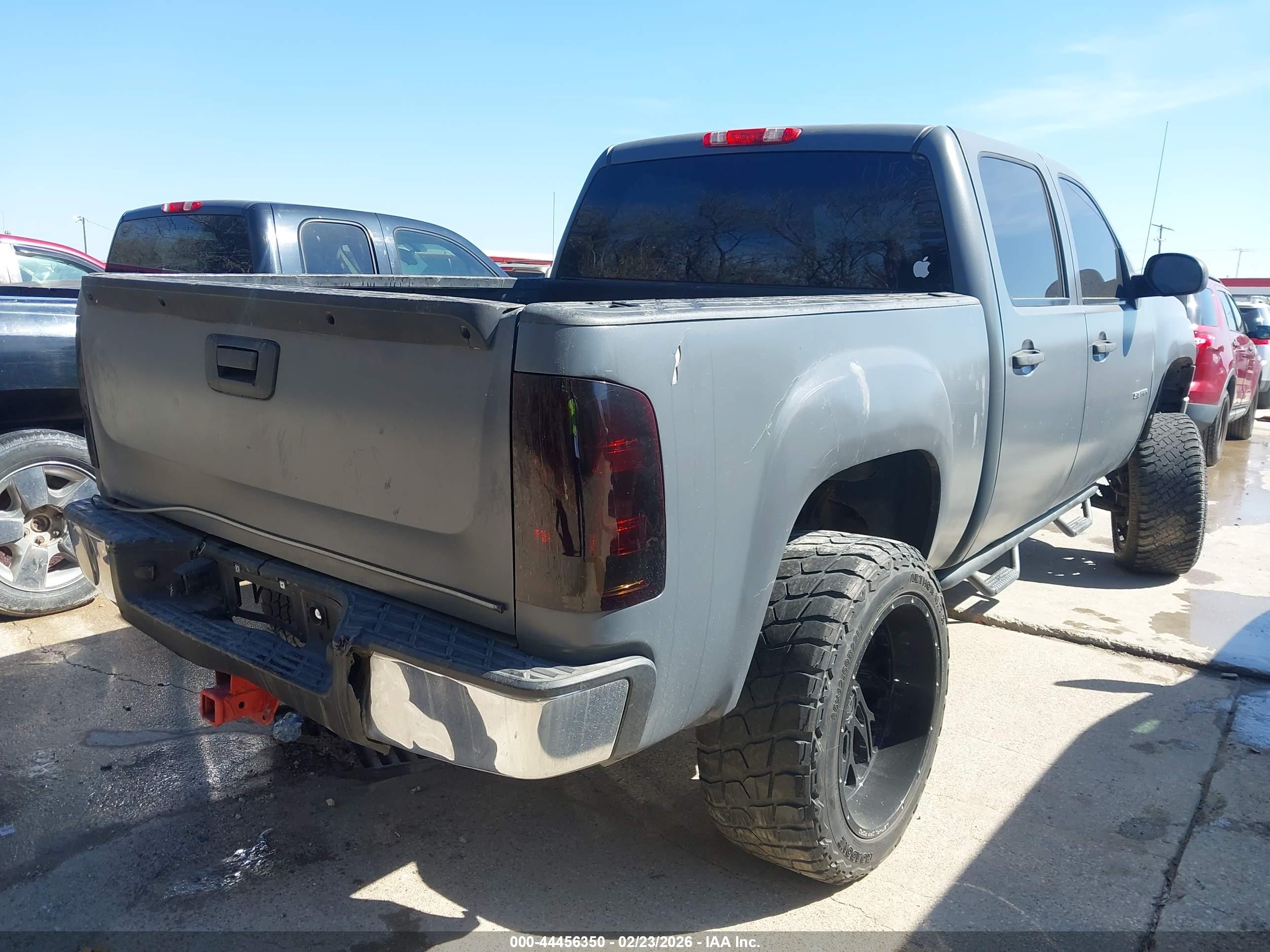 GMC SIERRA image 4