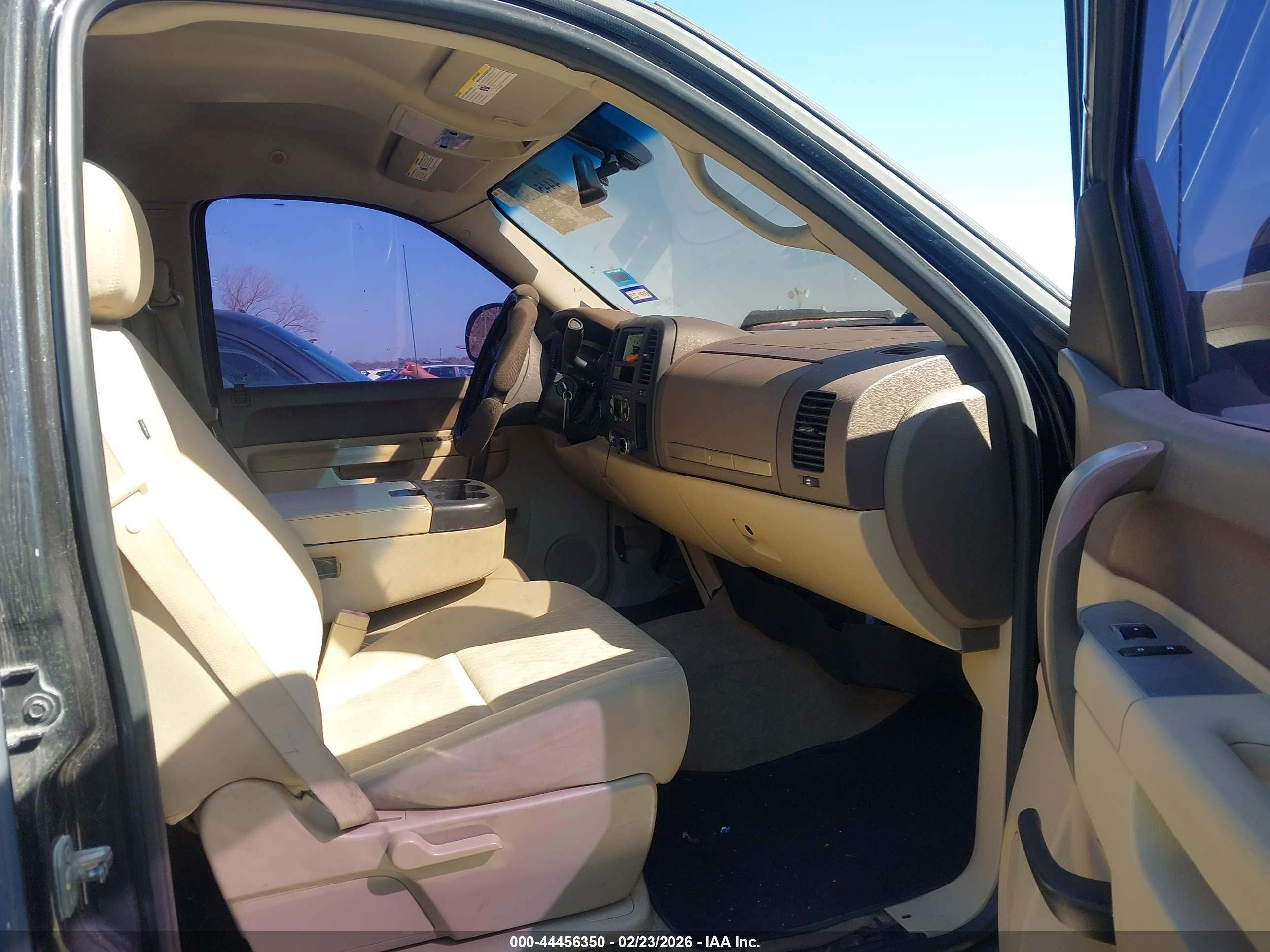 GMC SIERRA image 5