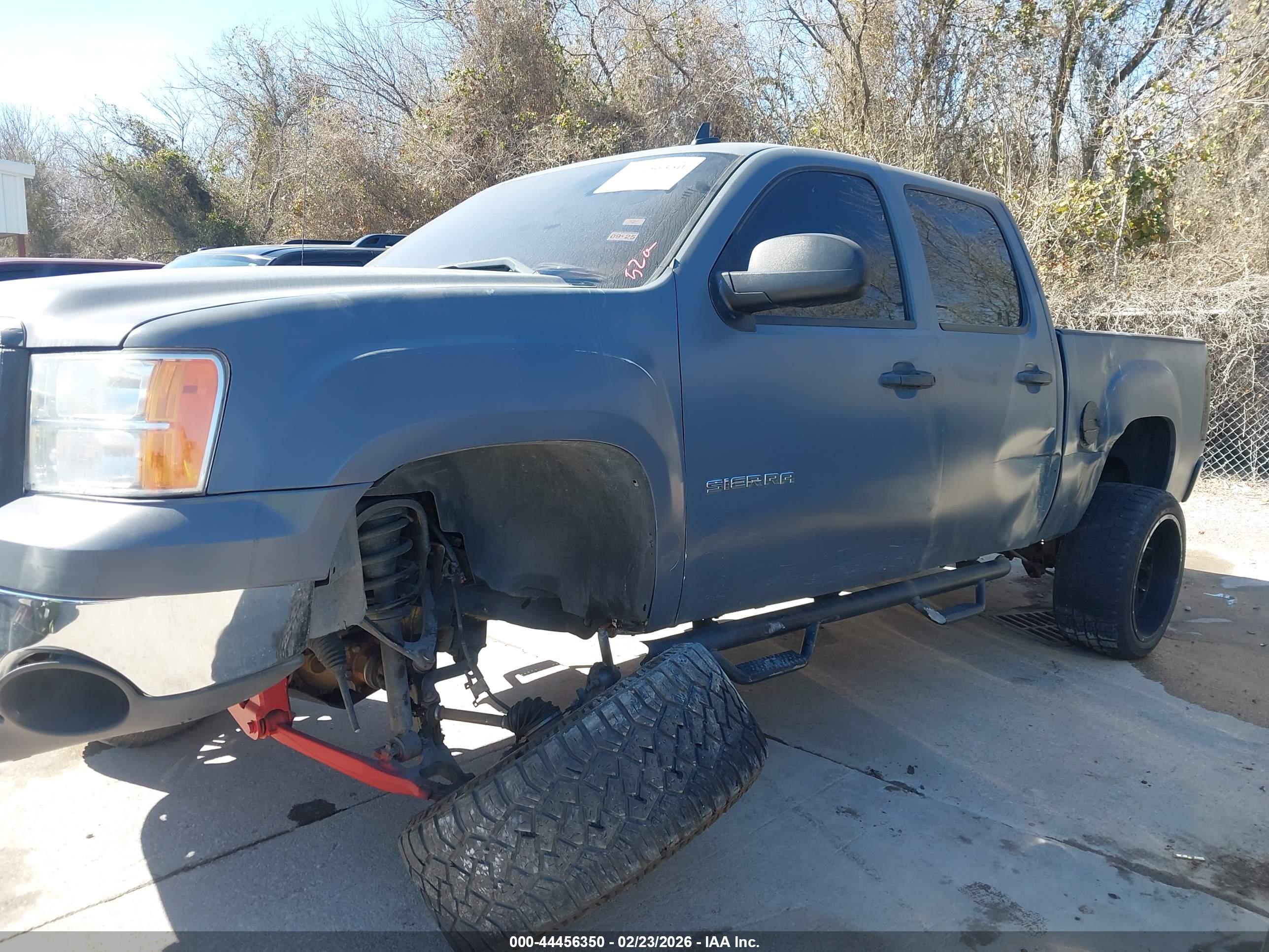 GMC SIERRA image 6