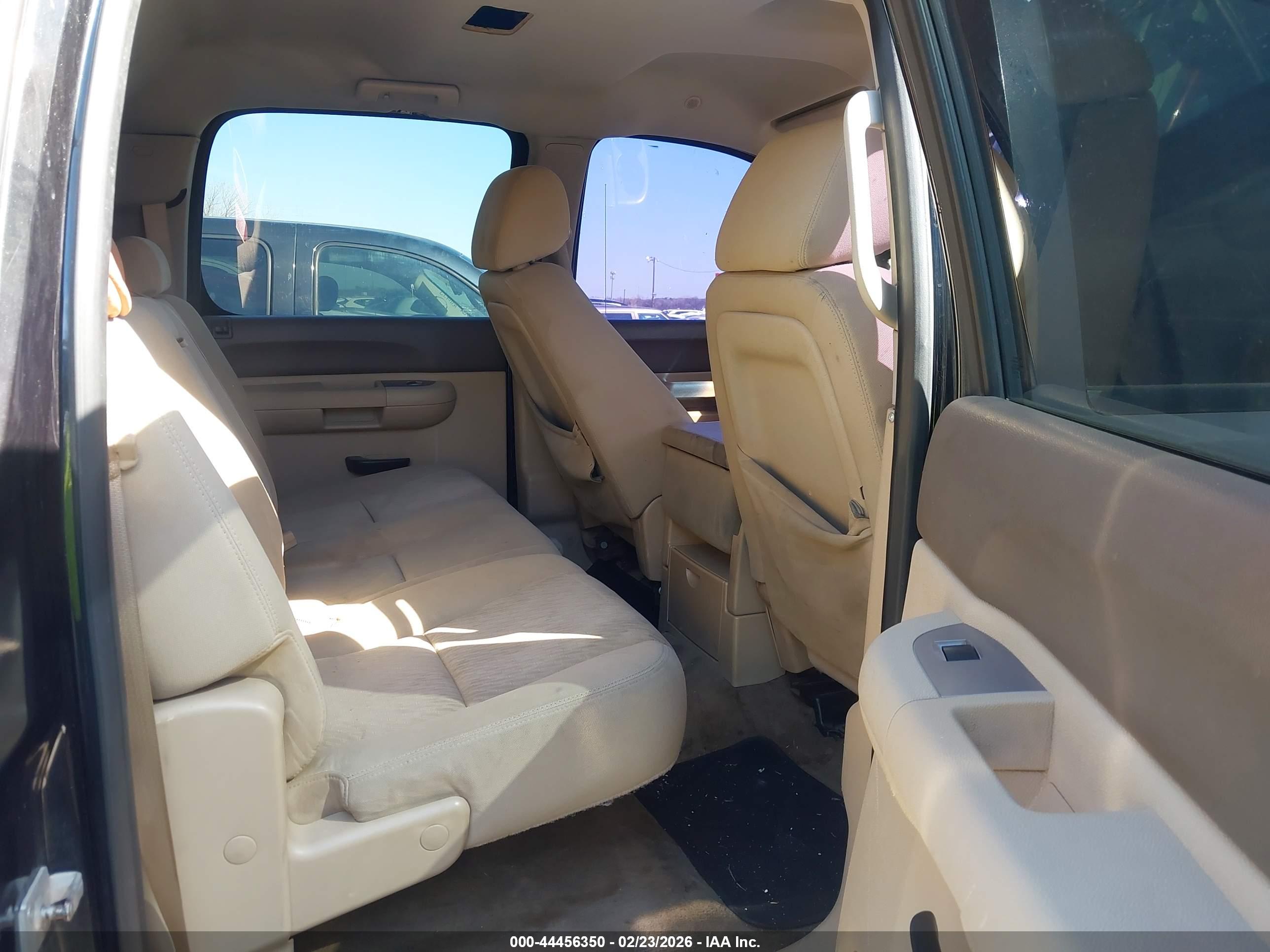 GMC SIERRA image 8